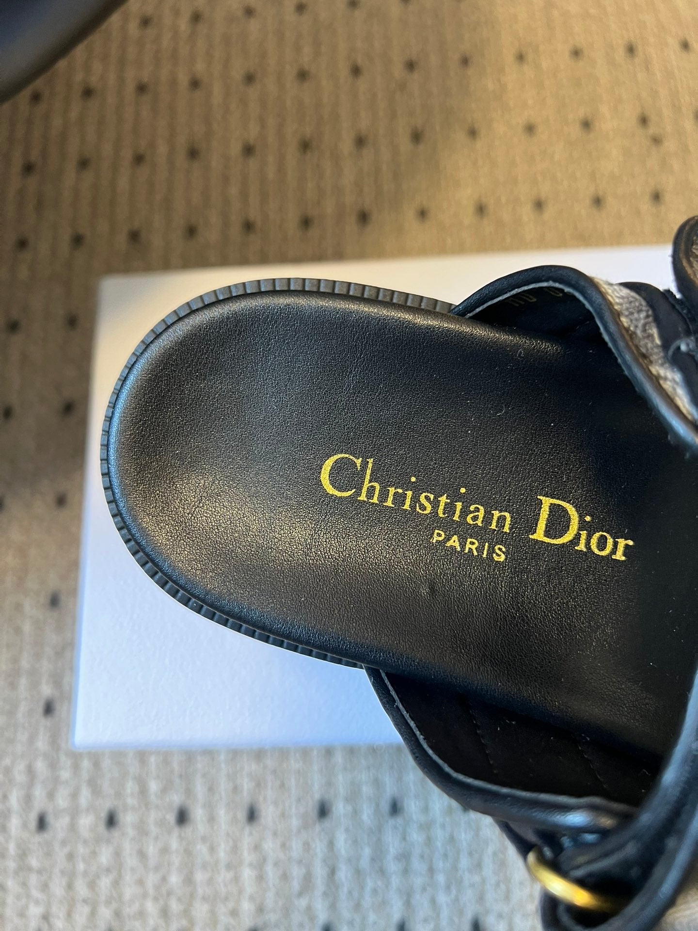 CD DIORACT SANDALS