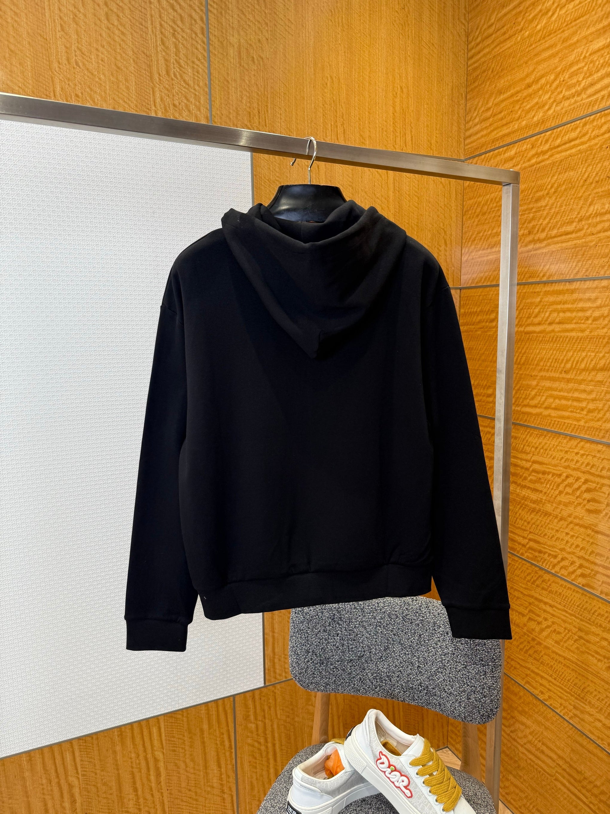 LOU ZIP SWEATSHIRT
