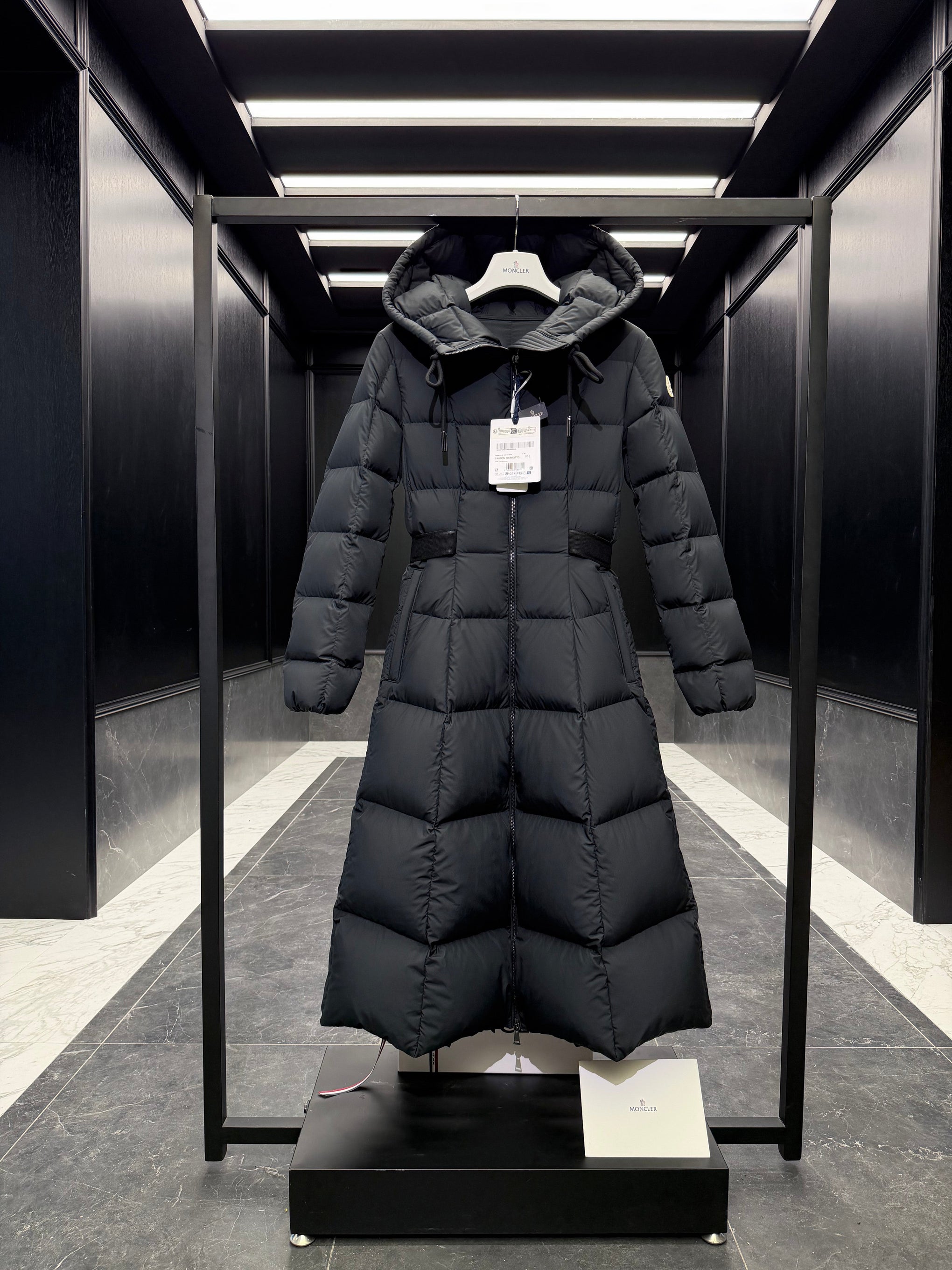 MONC FAUCON COAT