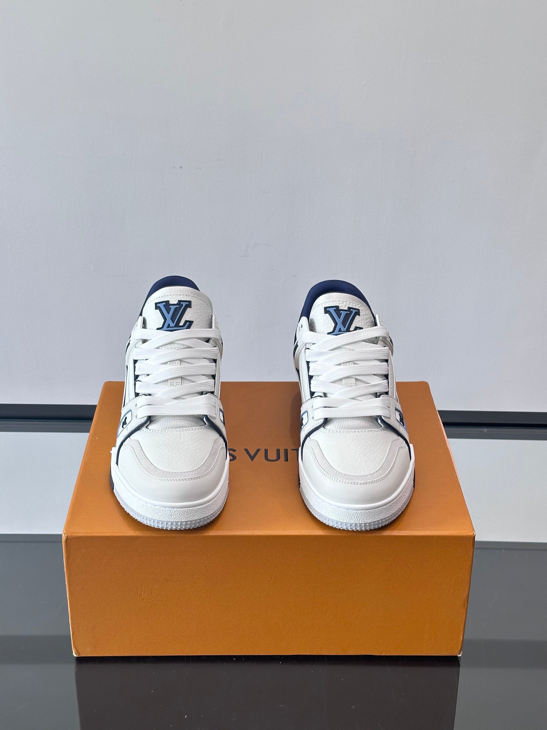 LOU TRAINERS