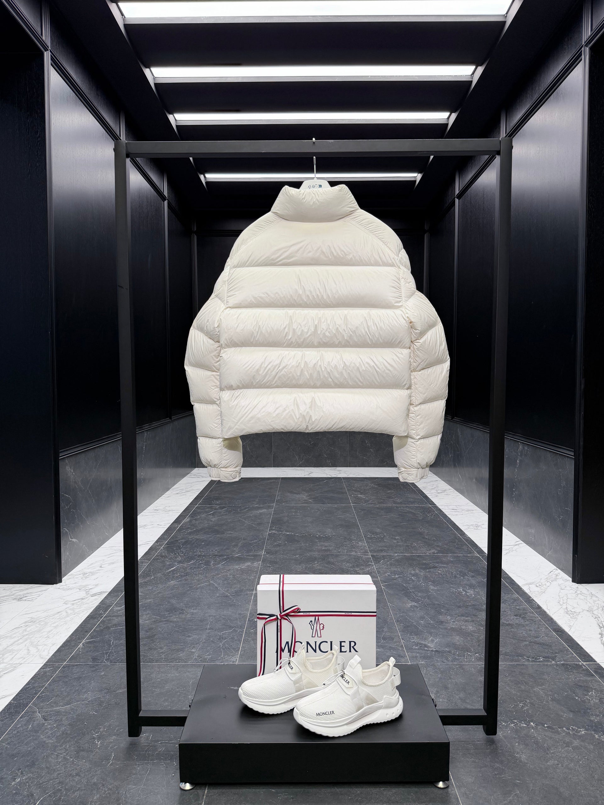 MONC PETRA JACKET