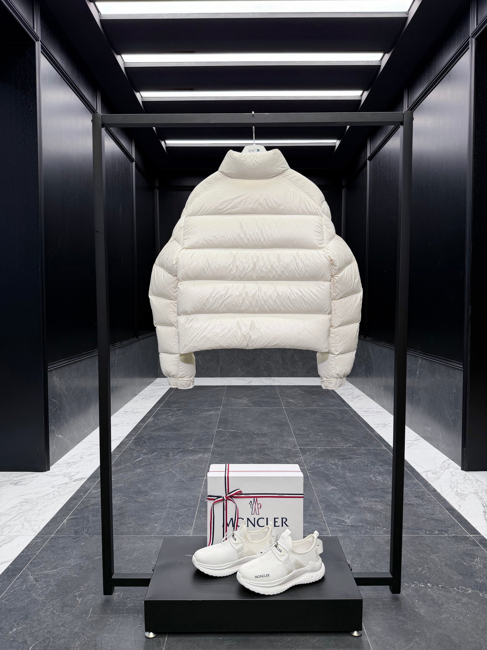 MONC PETRA JACKET