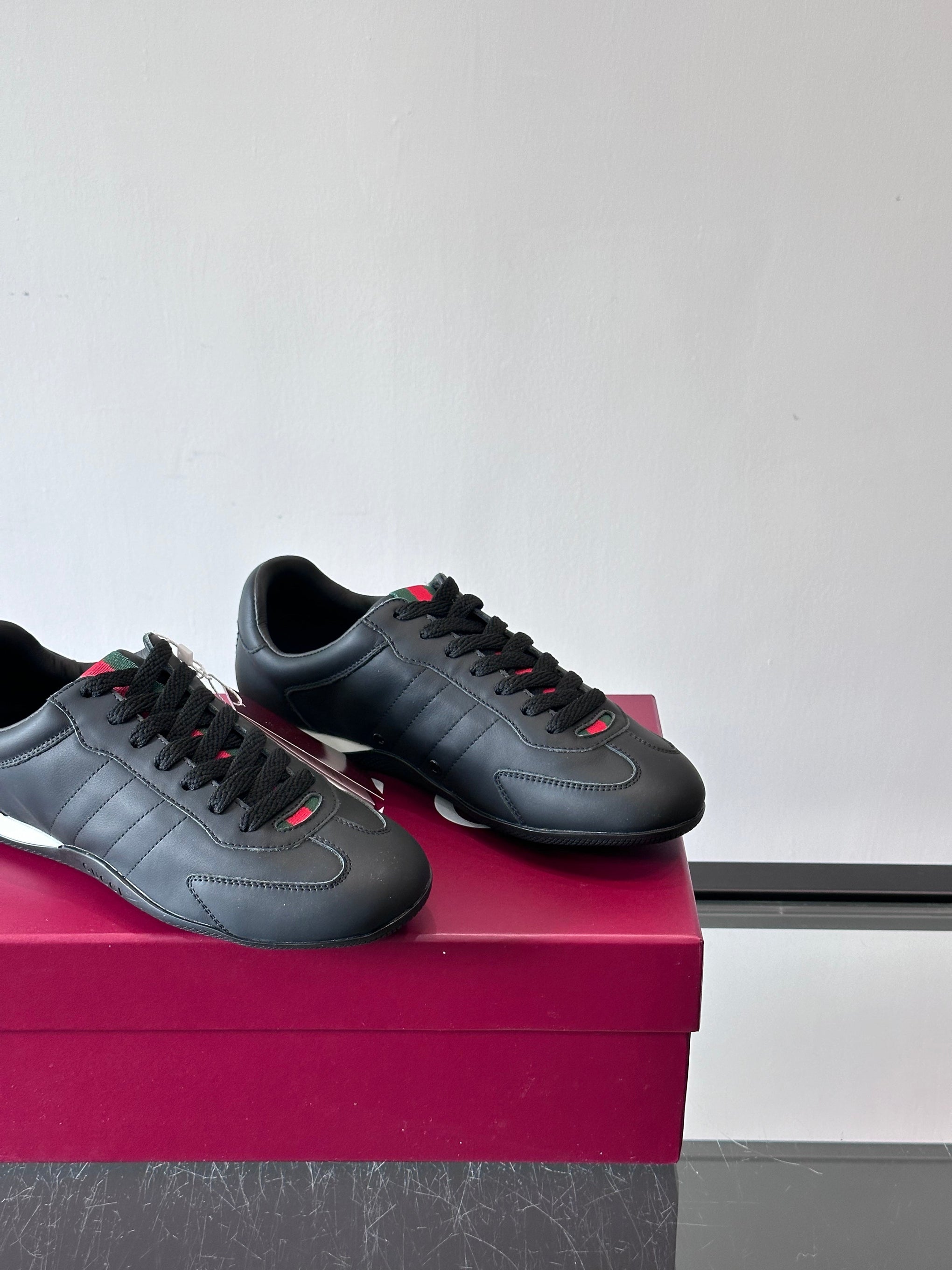 GG SHIFT SNEAKERS