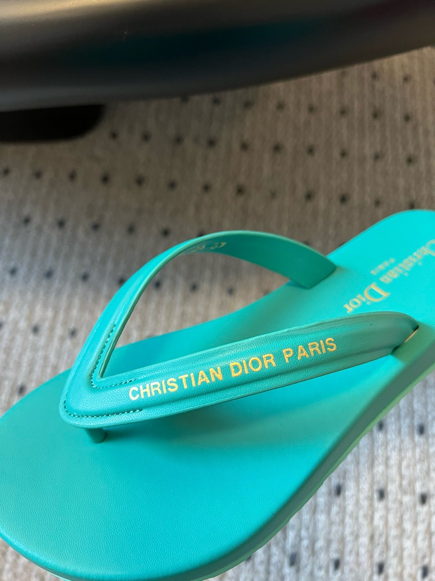 CD THONG SANDAL