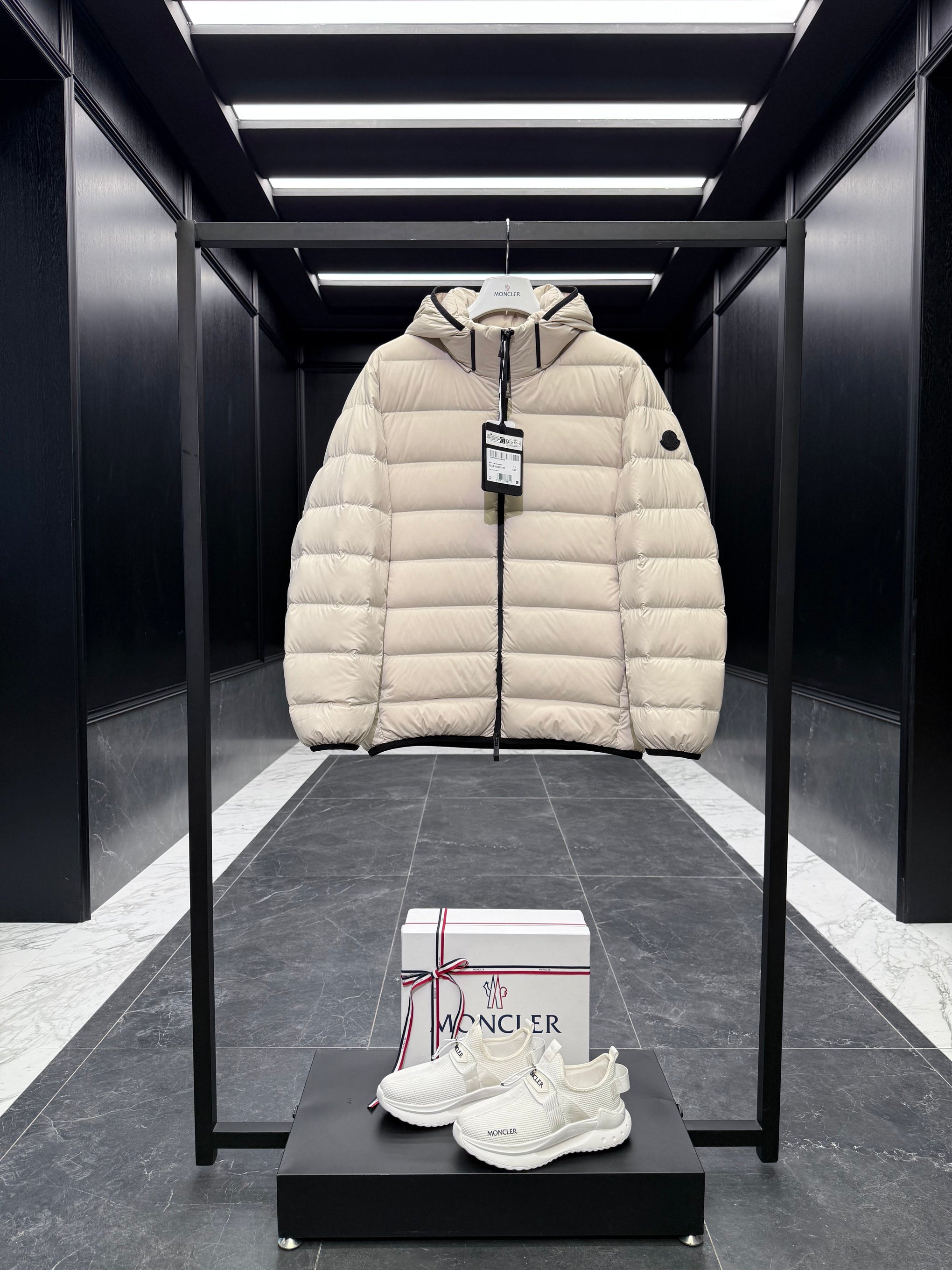 MONC JELUZ JACKET