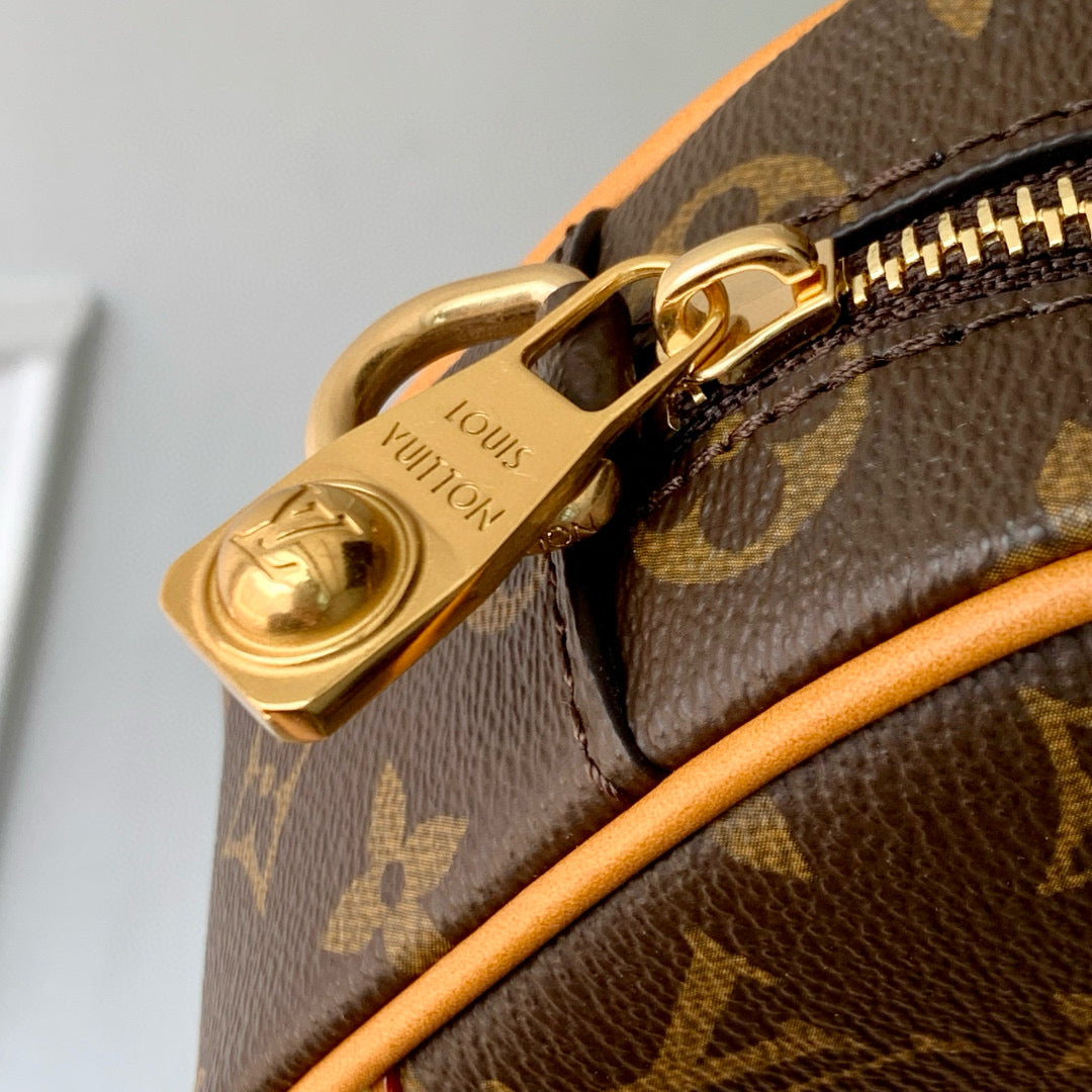 LOU TROCADERO WEARABLE WALLET