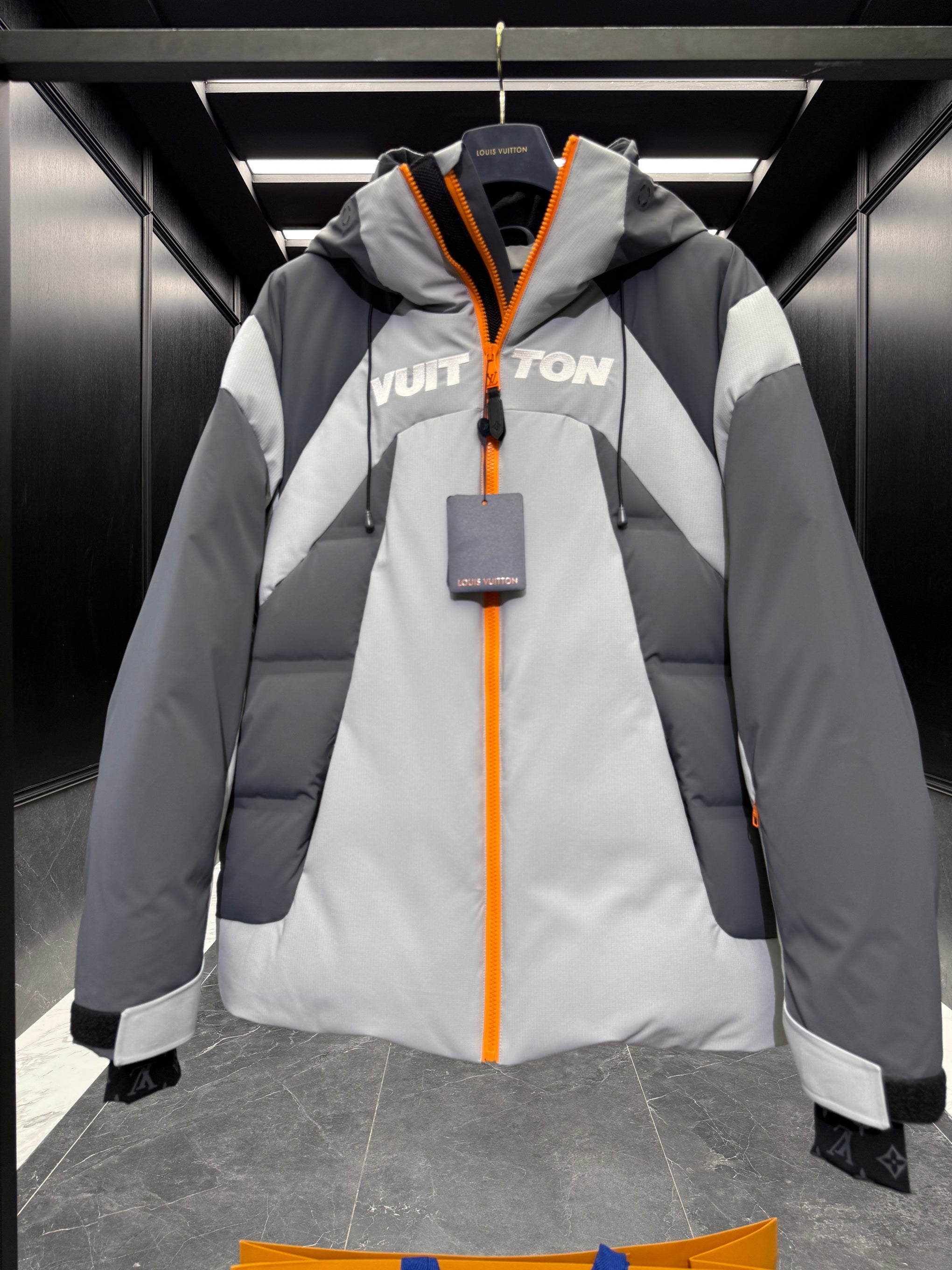 LOU JACKET