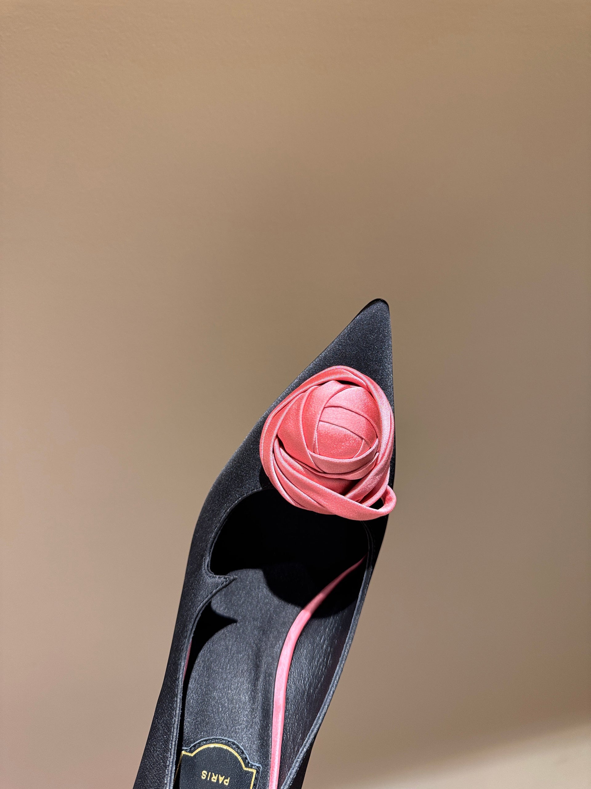 ROGER V HEELS