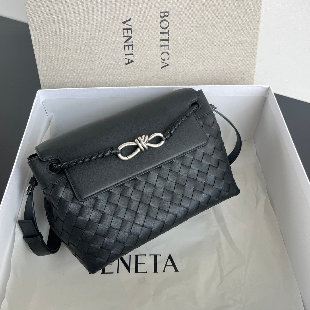 BOTT V SMALL ANDIAMO MESSENGER BAG