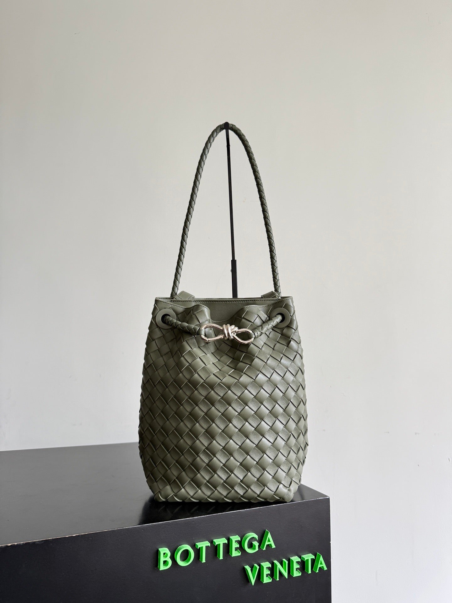 BOTT V ANDIAMO BUCKET BAG