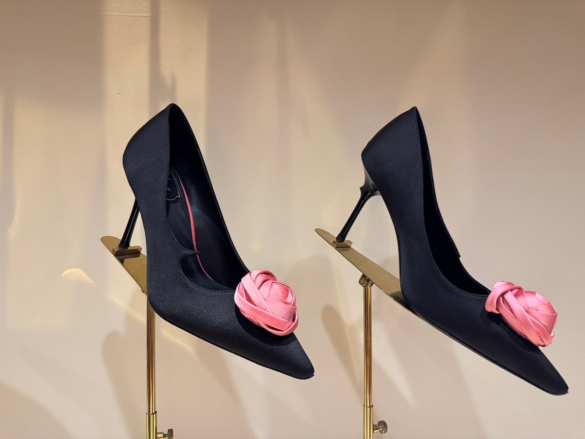 ROGER V HEELS