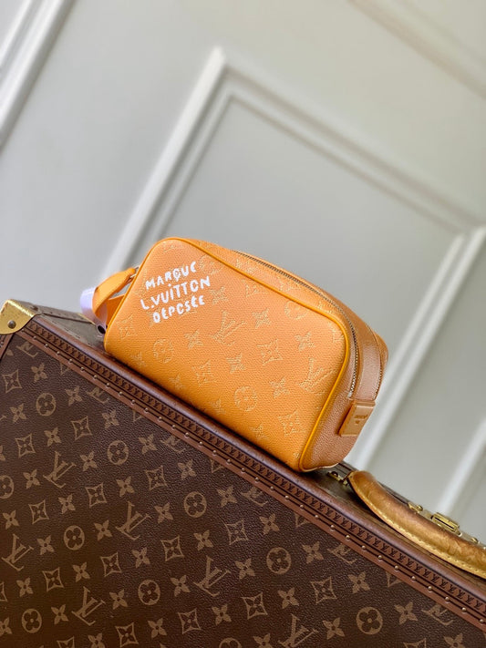 LOU DOPP KIT TOILETRY BAG