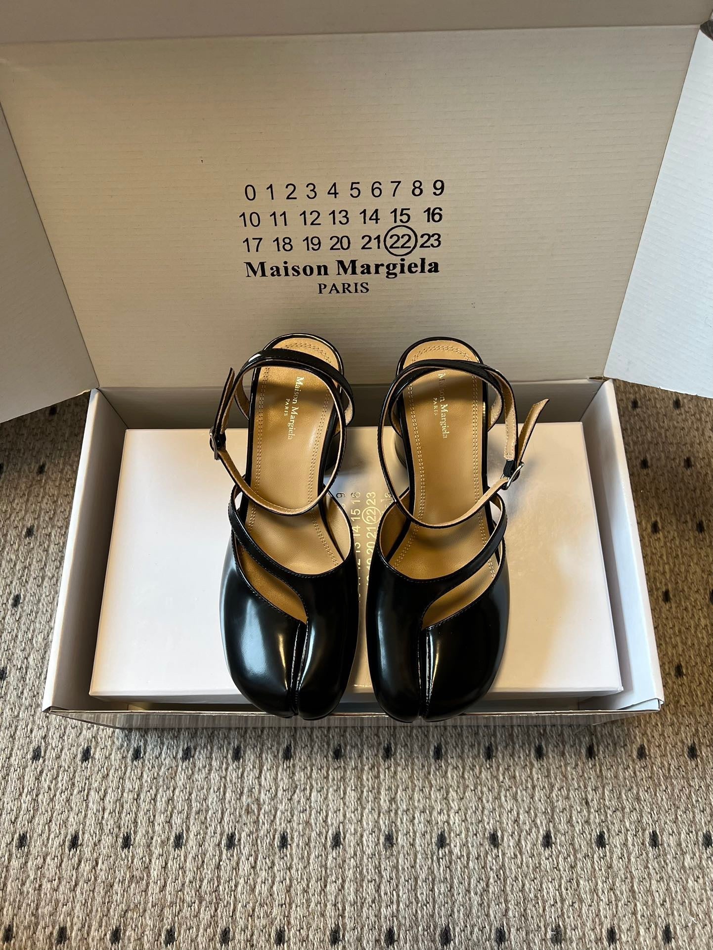 MAISON M TABI PUMPS