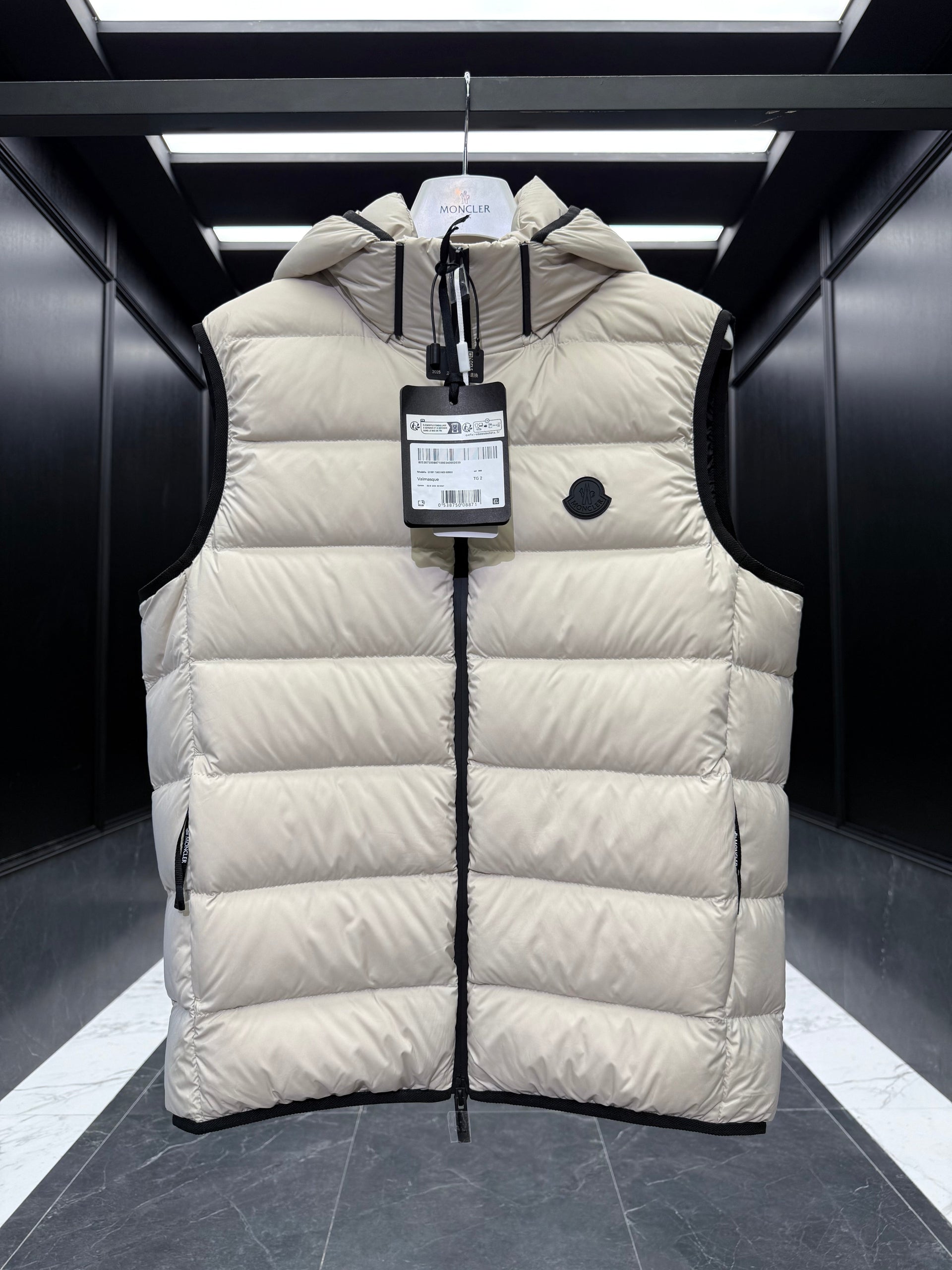 MONC VALMASQUE VEST