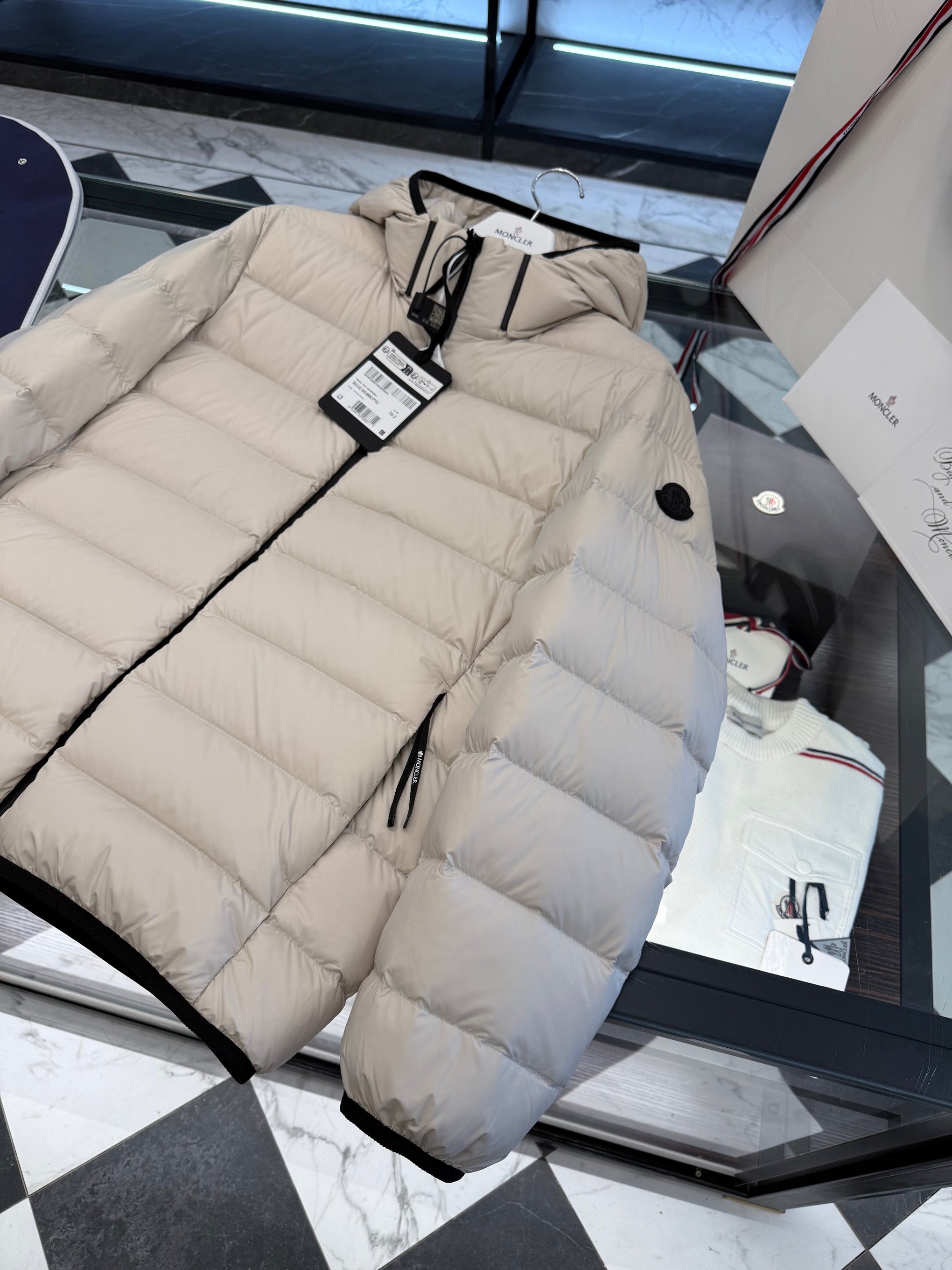 MONC JELUZ JACKET