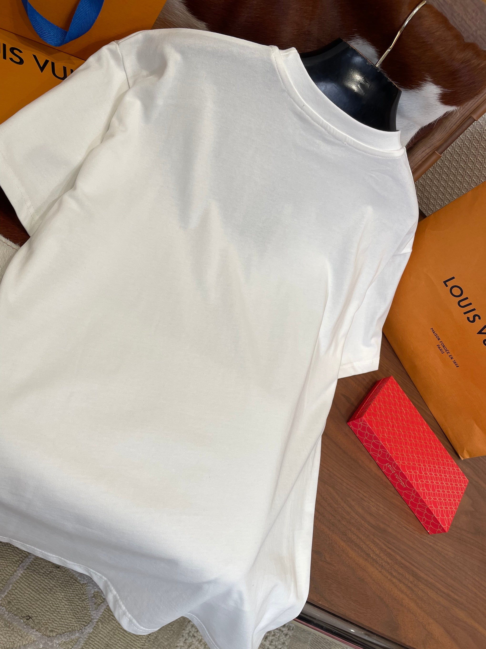 LOU T-SHIRT