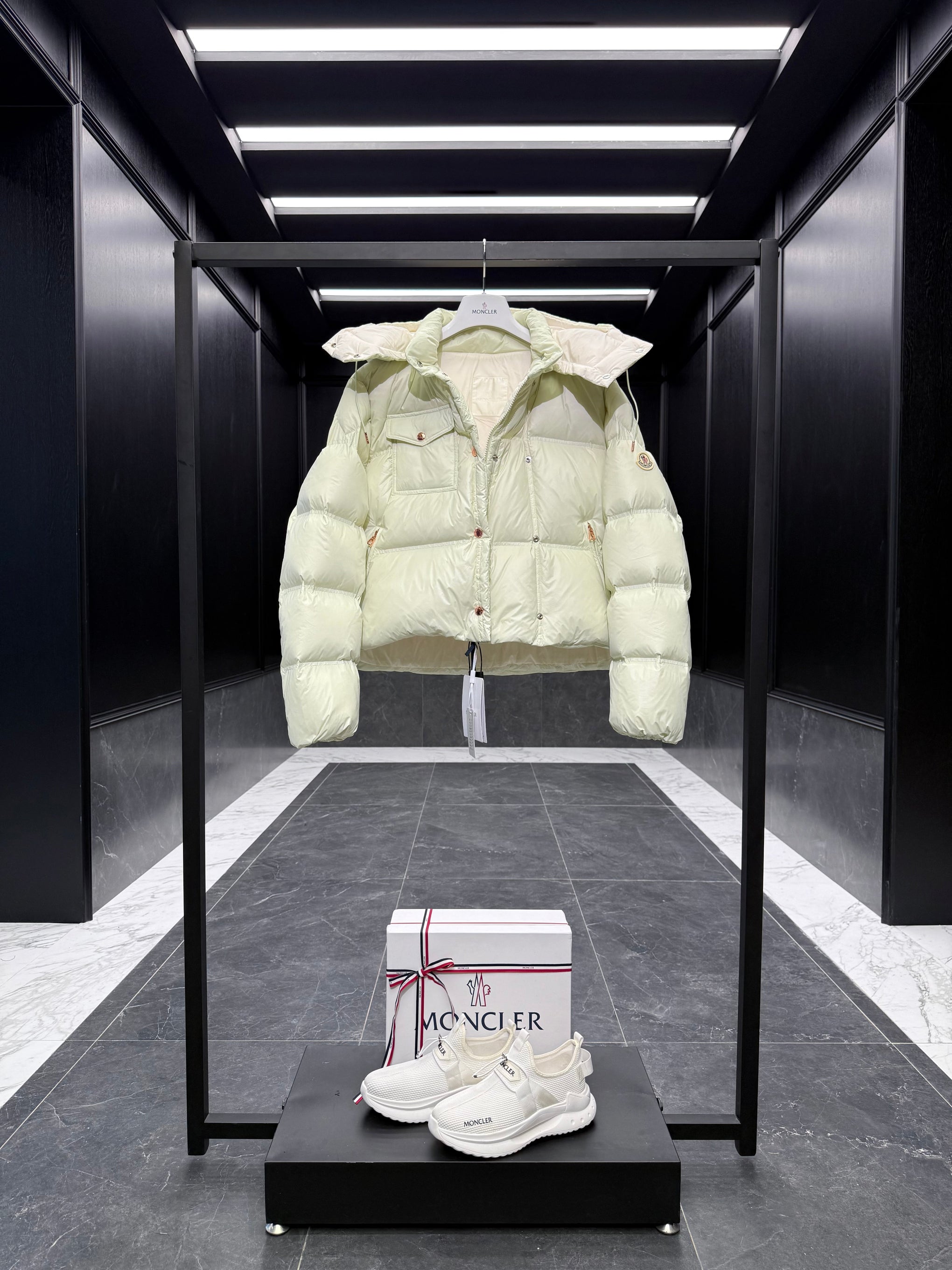 MONC EREA JACKET