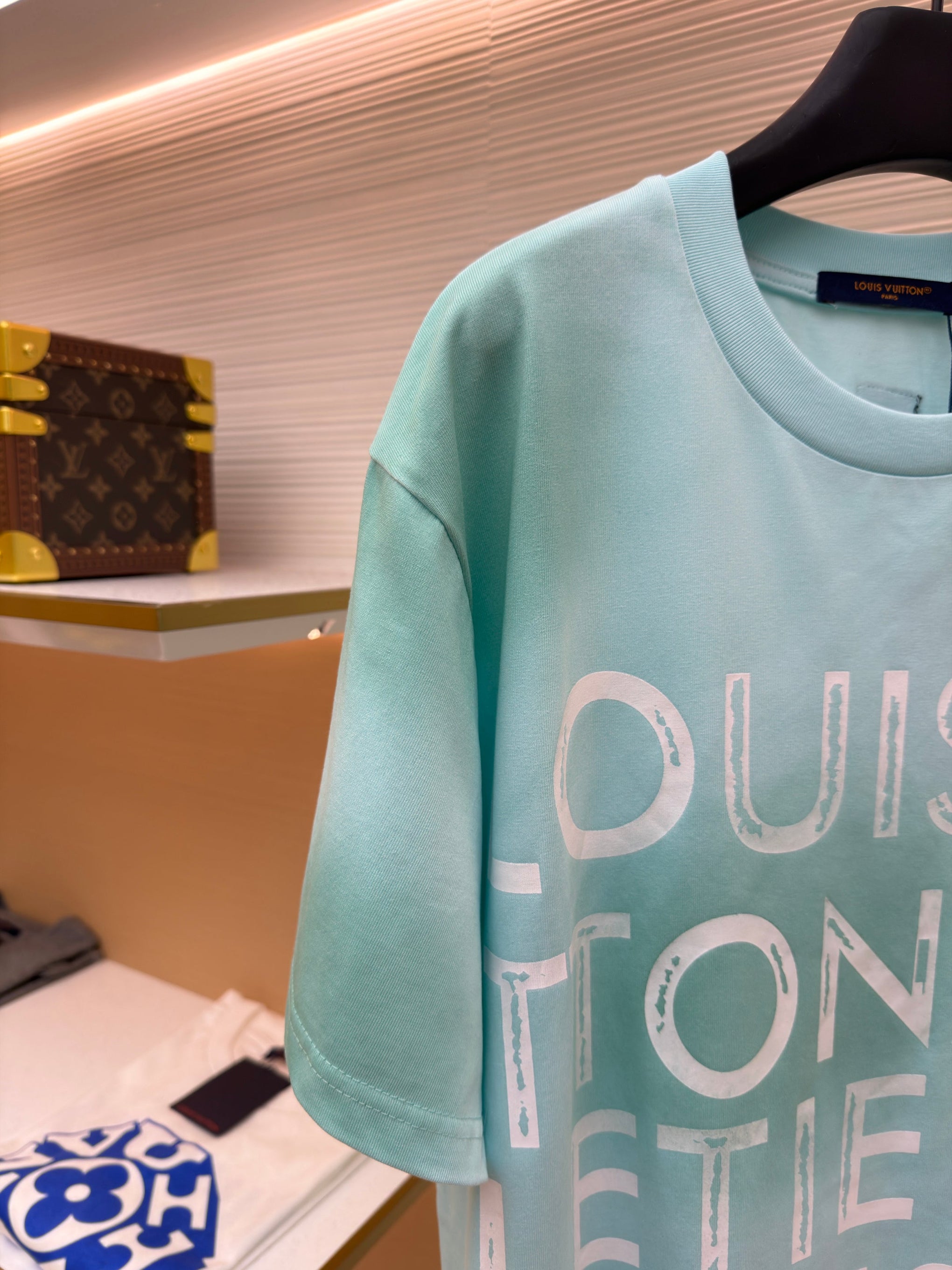 LOU T-SHIRT