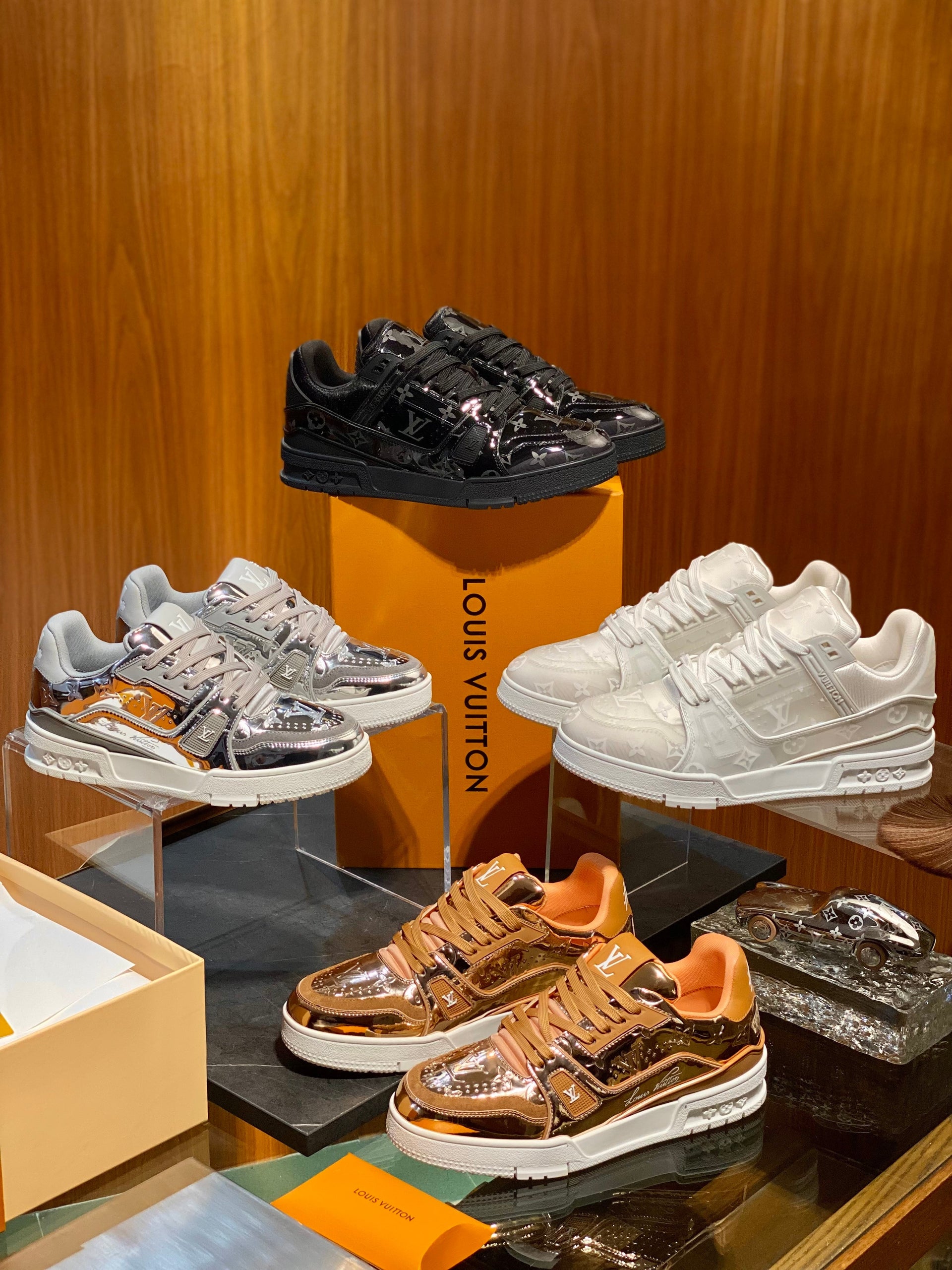 LOU TRAINERS
