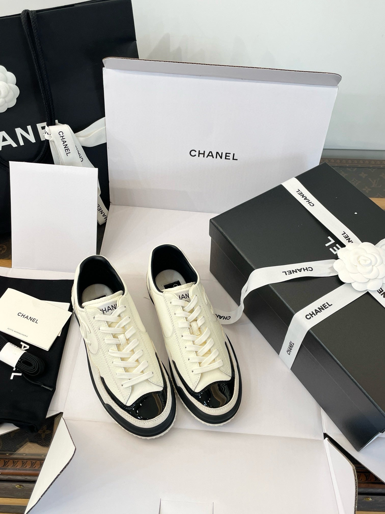 CC SNEAKER