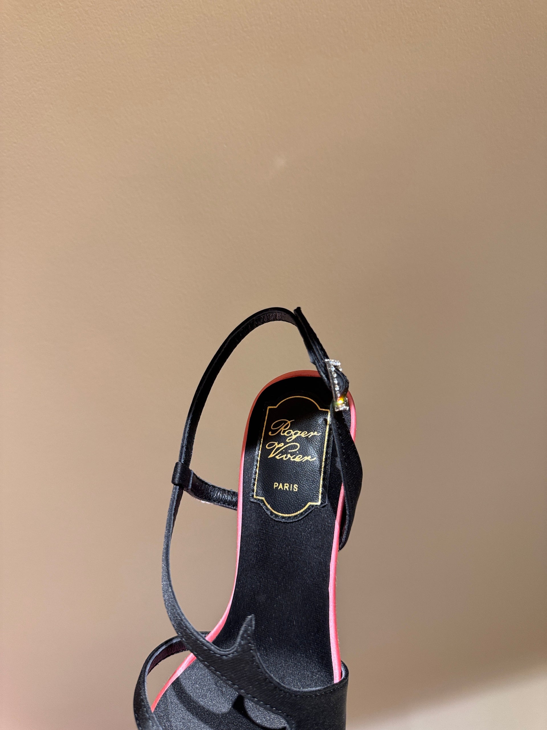 ROGER V HEELS