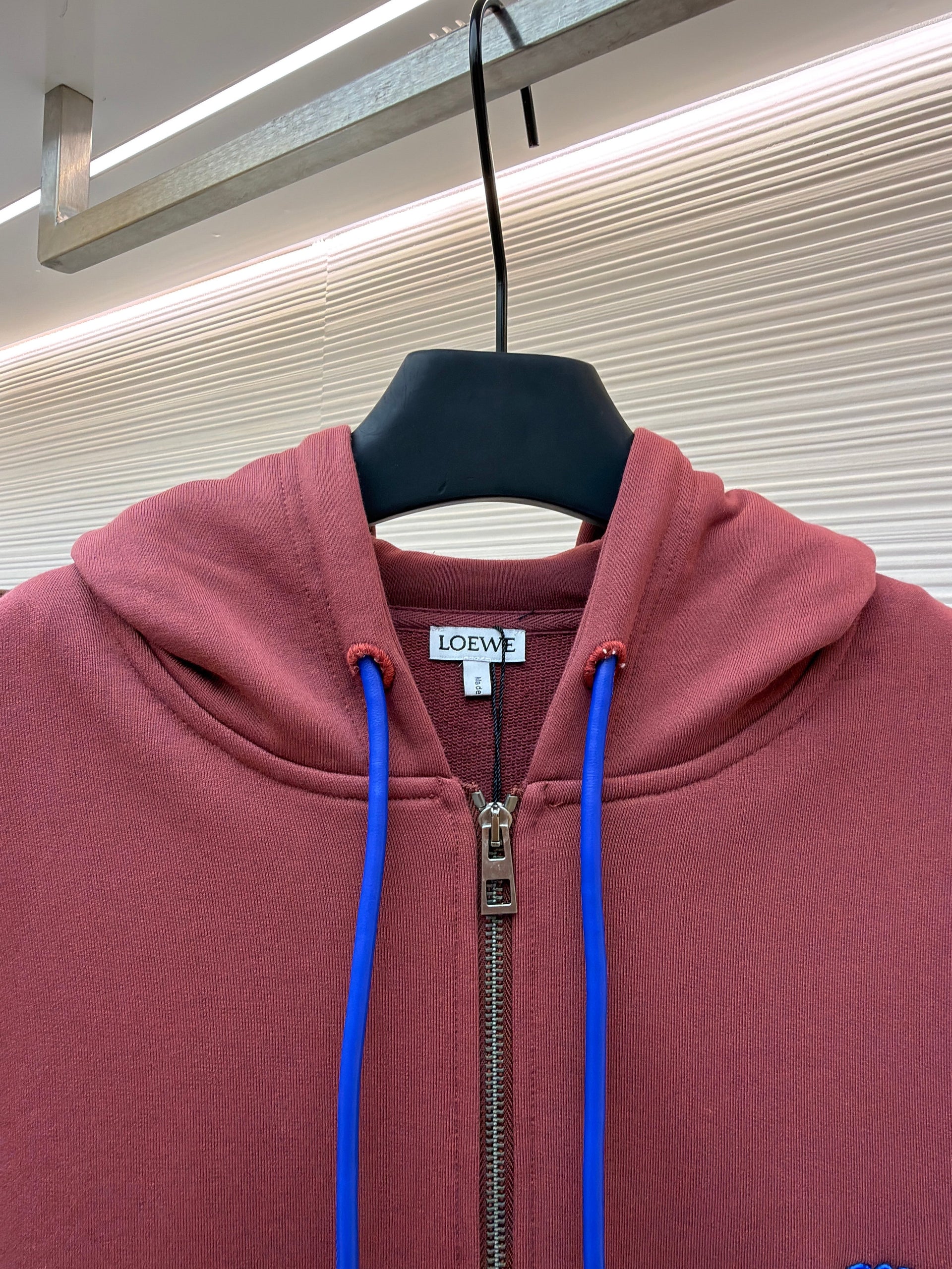 LOEW ZIP HOODIE