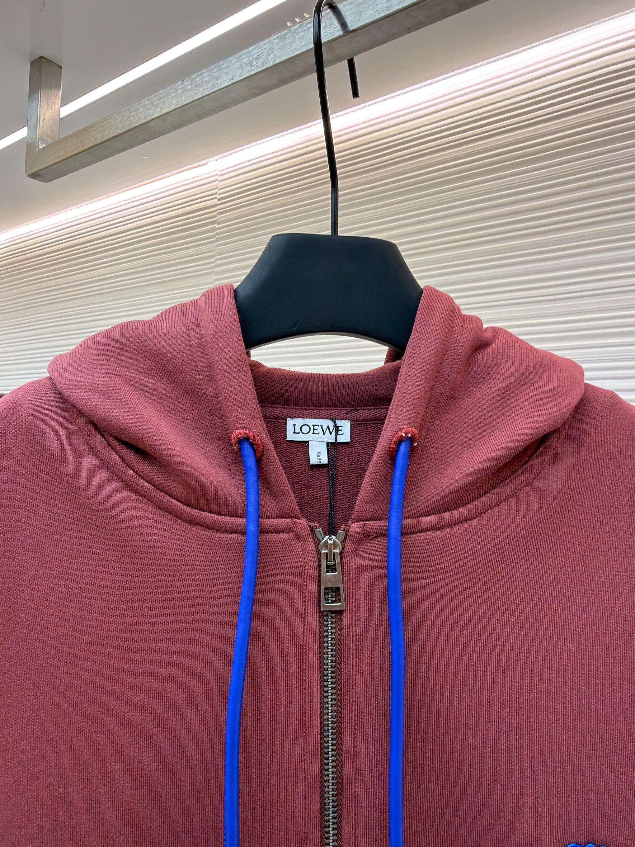 LOEW ZIP HOODIE