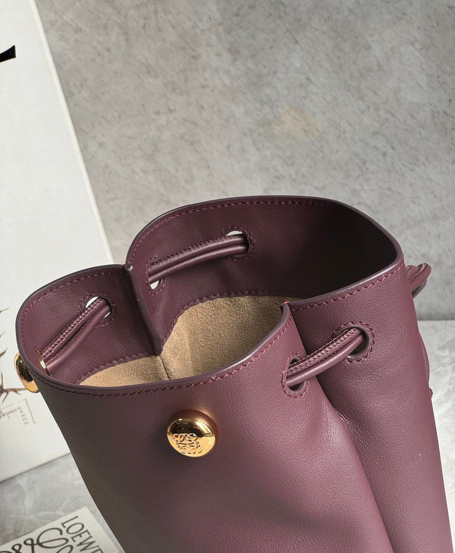 LOEW PEBBLE POUCH