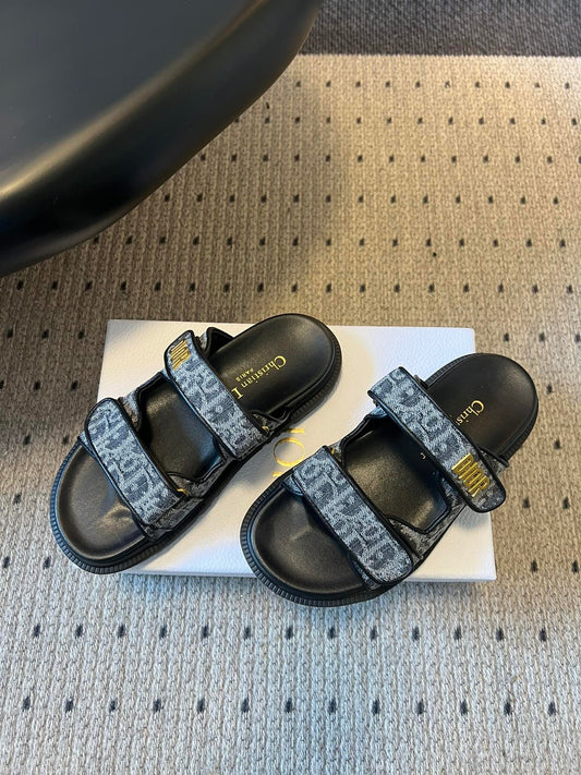 CD DIORACT SANDALS