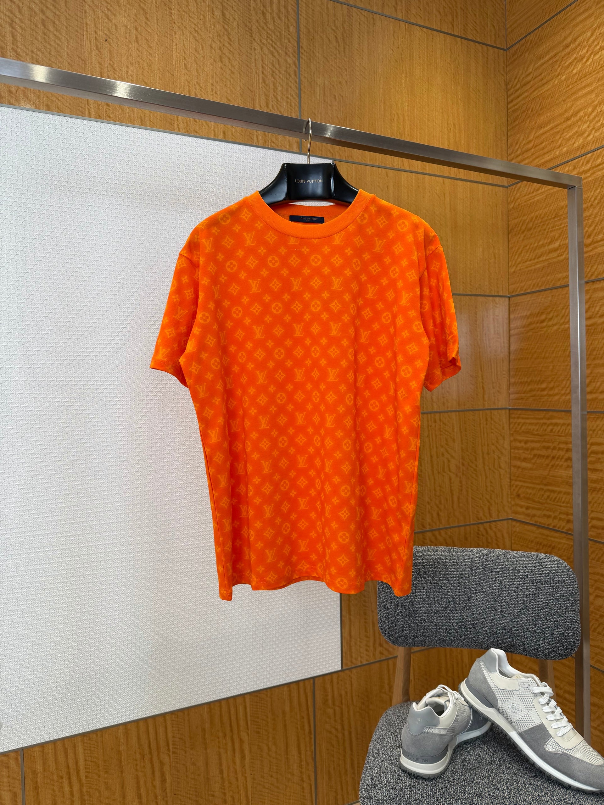 LOU T-SHIRT