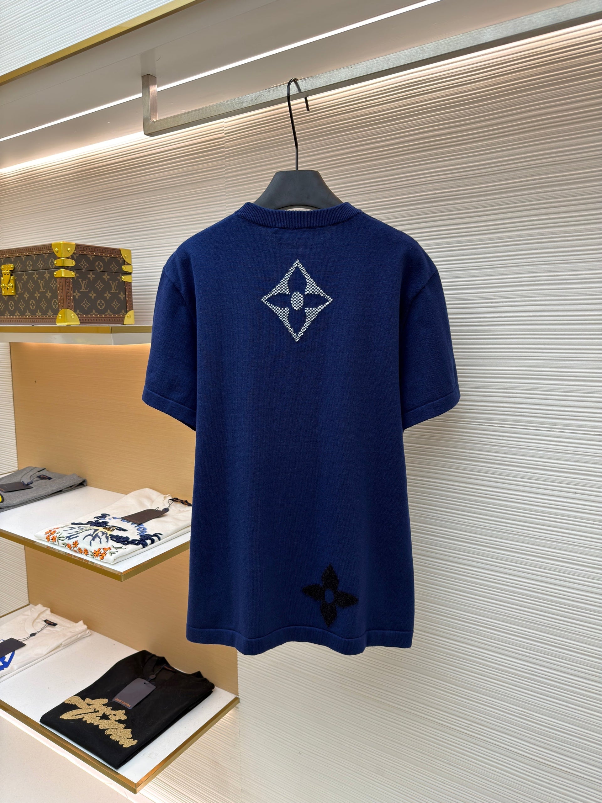 LOU T-SHIRT