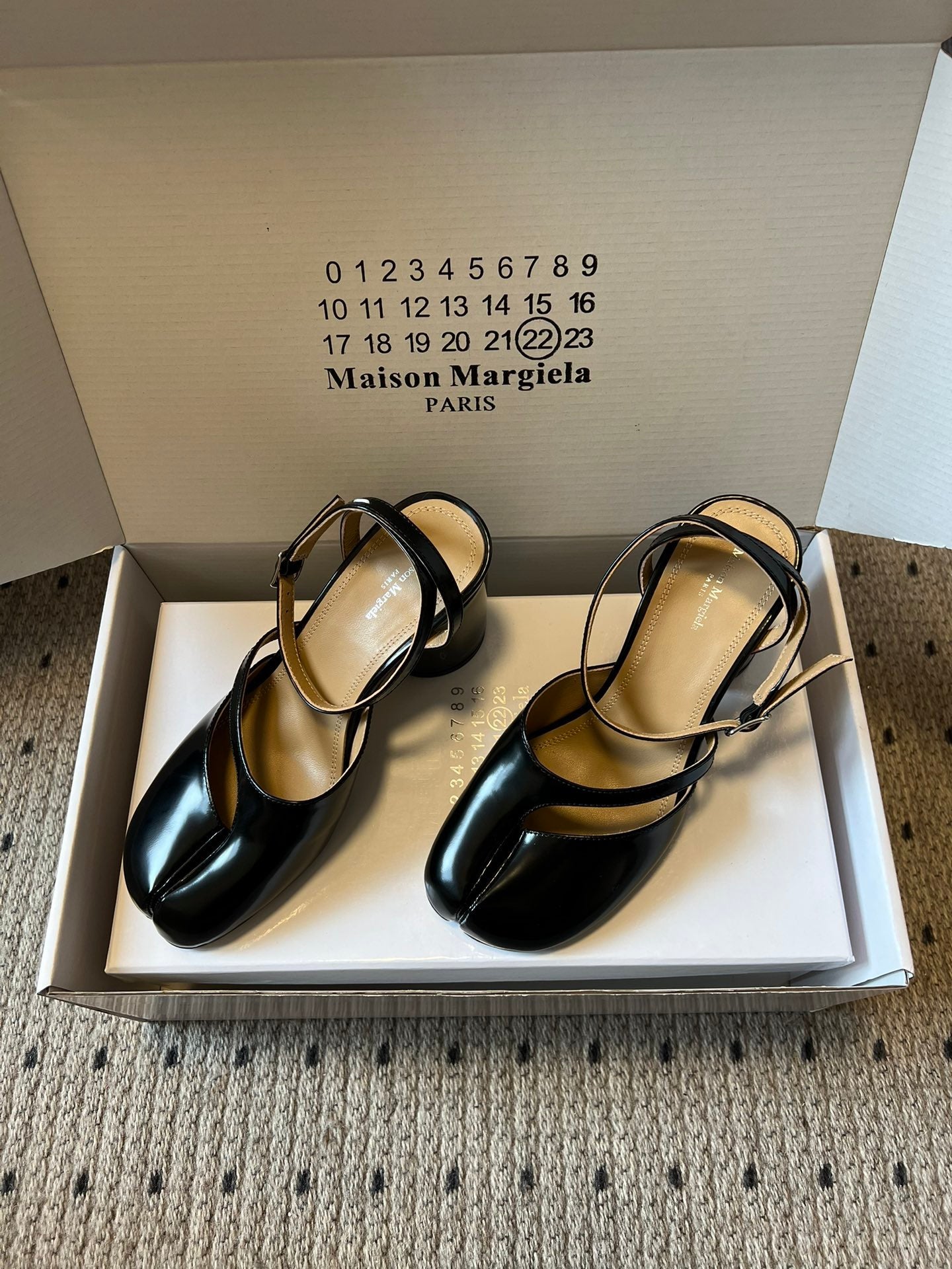 MAISON M TABI PUMPS