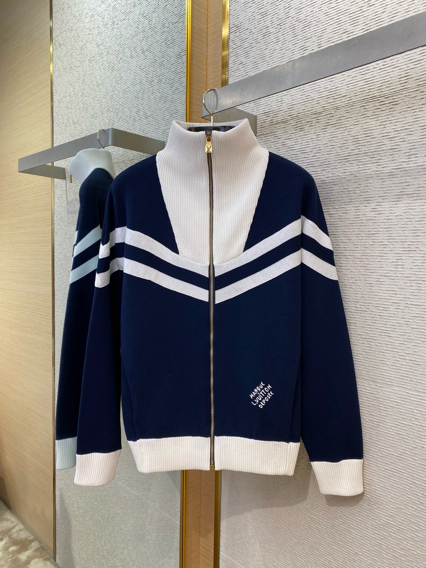 LOU ZIP JACKET