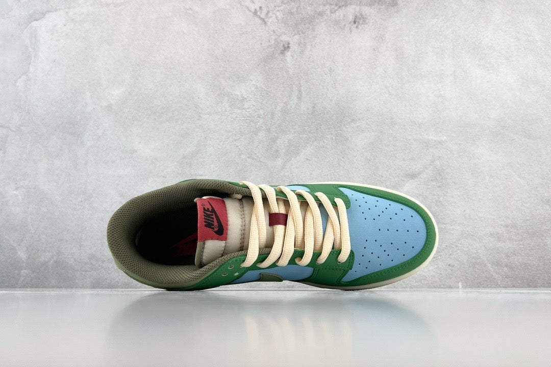 NIKE DUNK LOW