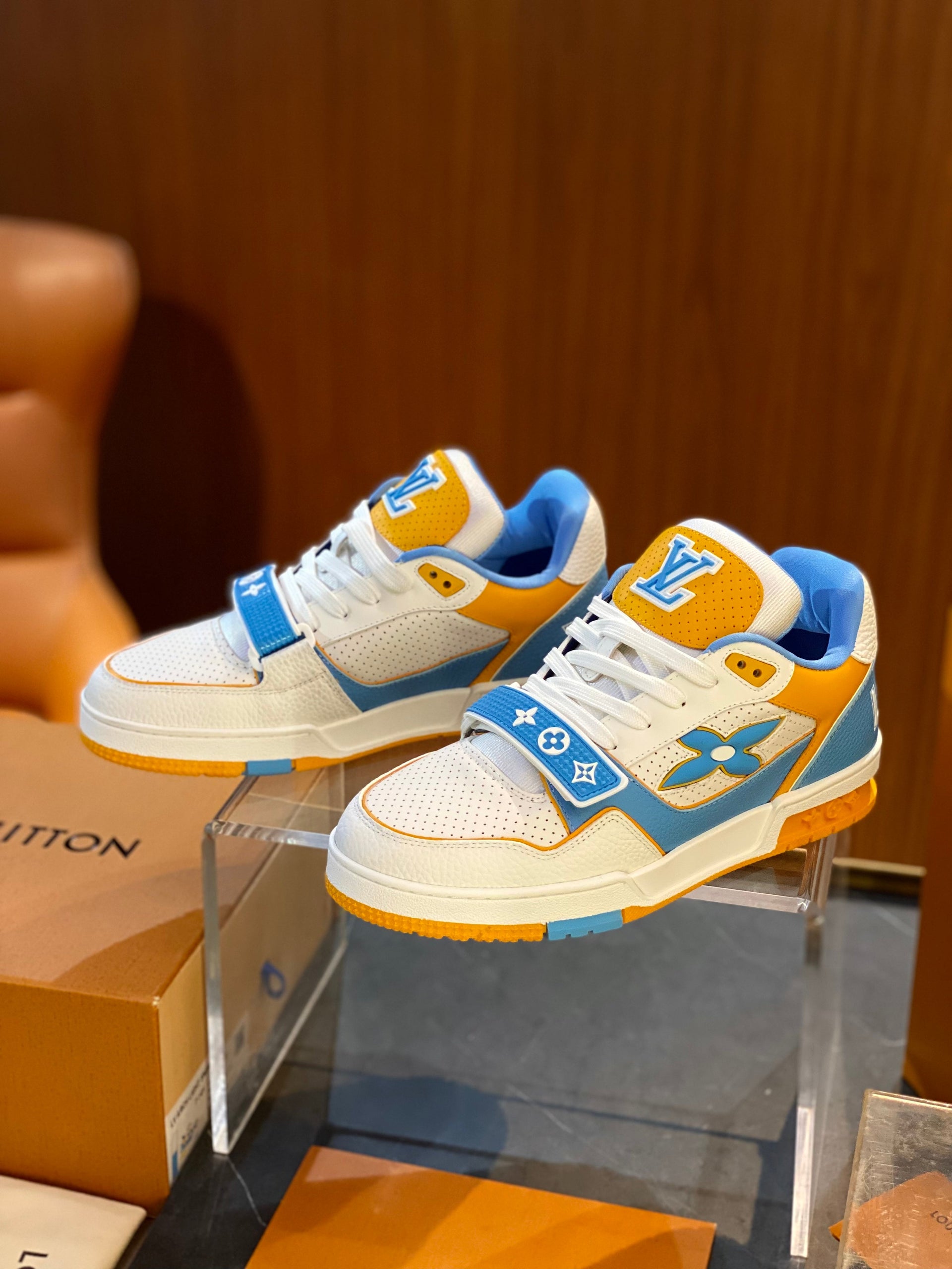 LOU TRAINERS