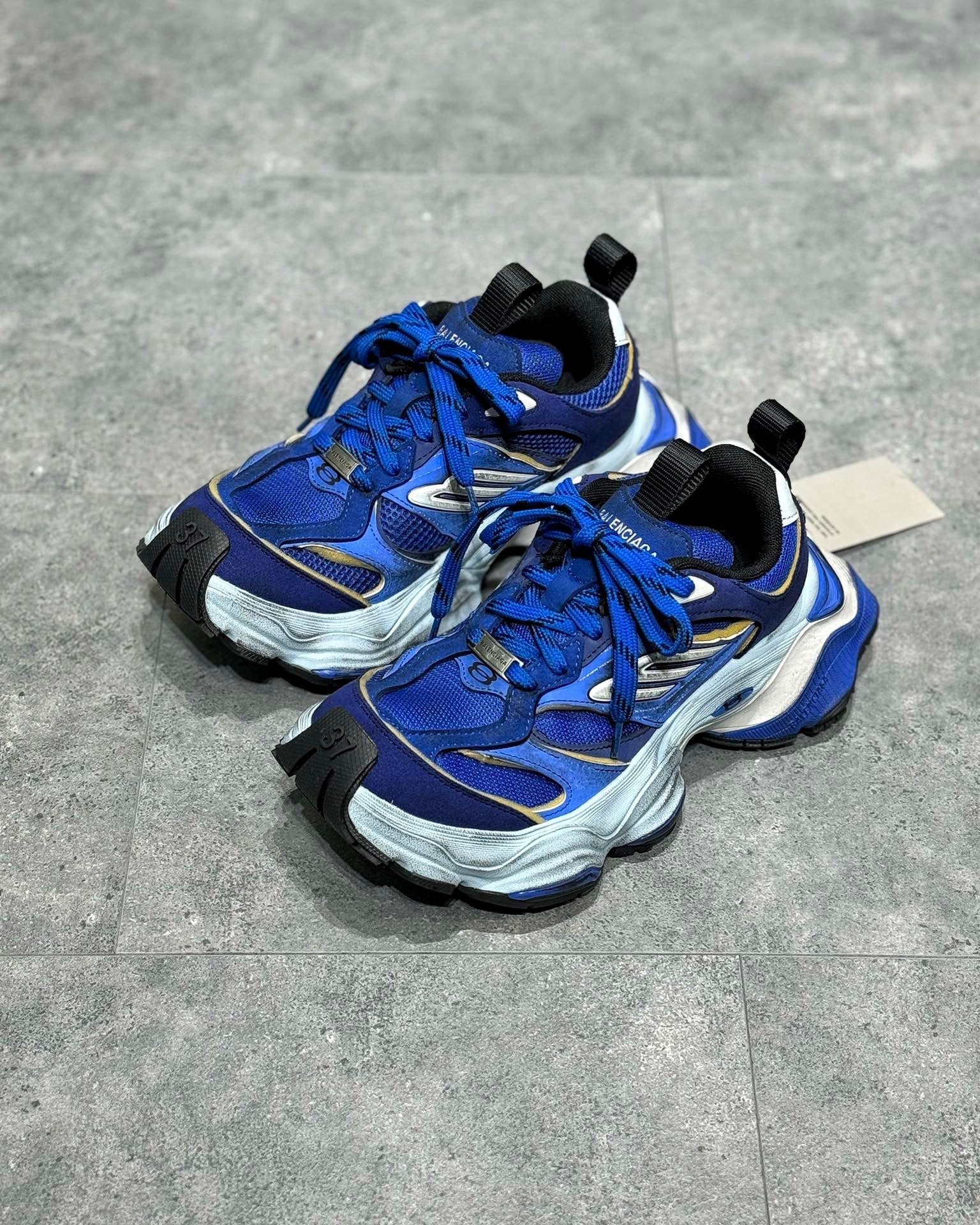 BAL CARGO TRAINERS