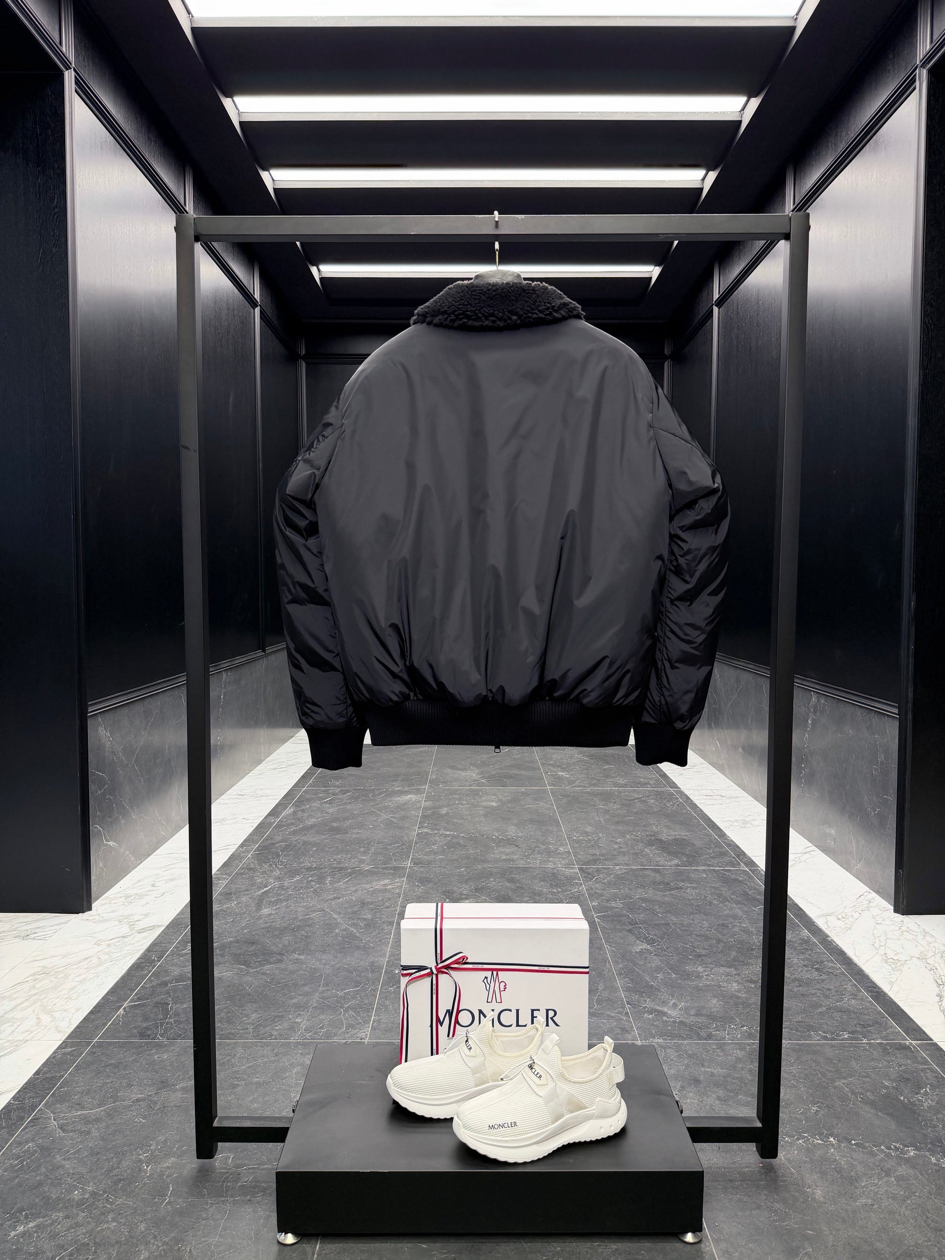 MONC MAULEVRIER JACKET