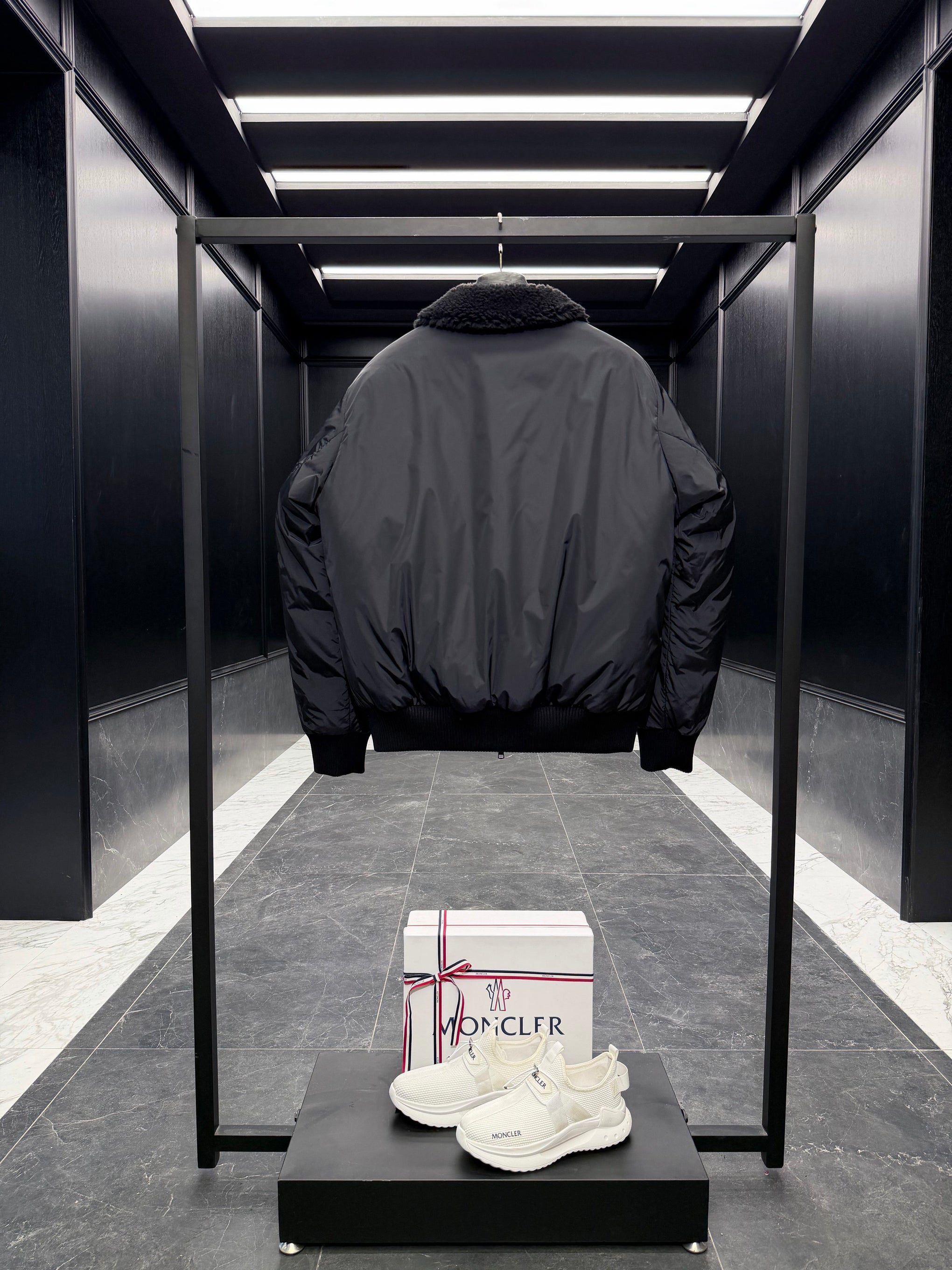 MONC MAULEVRIER JACKET