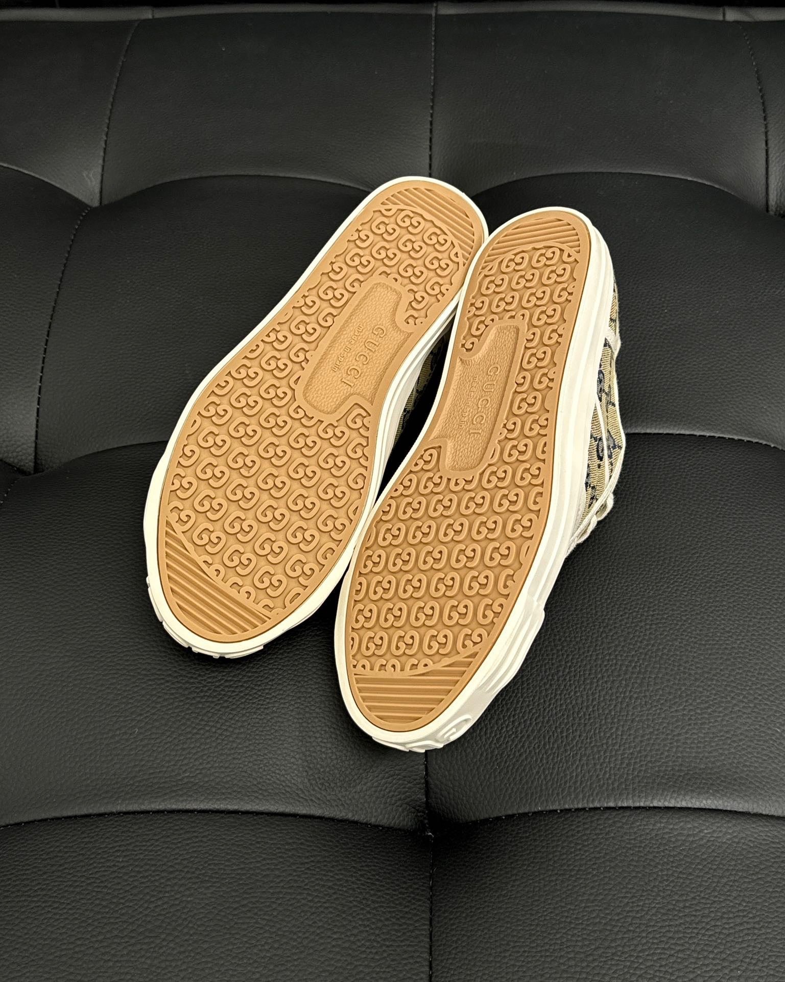GG SNEAKERS