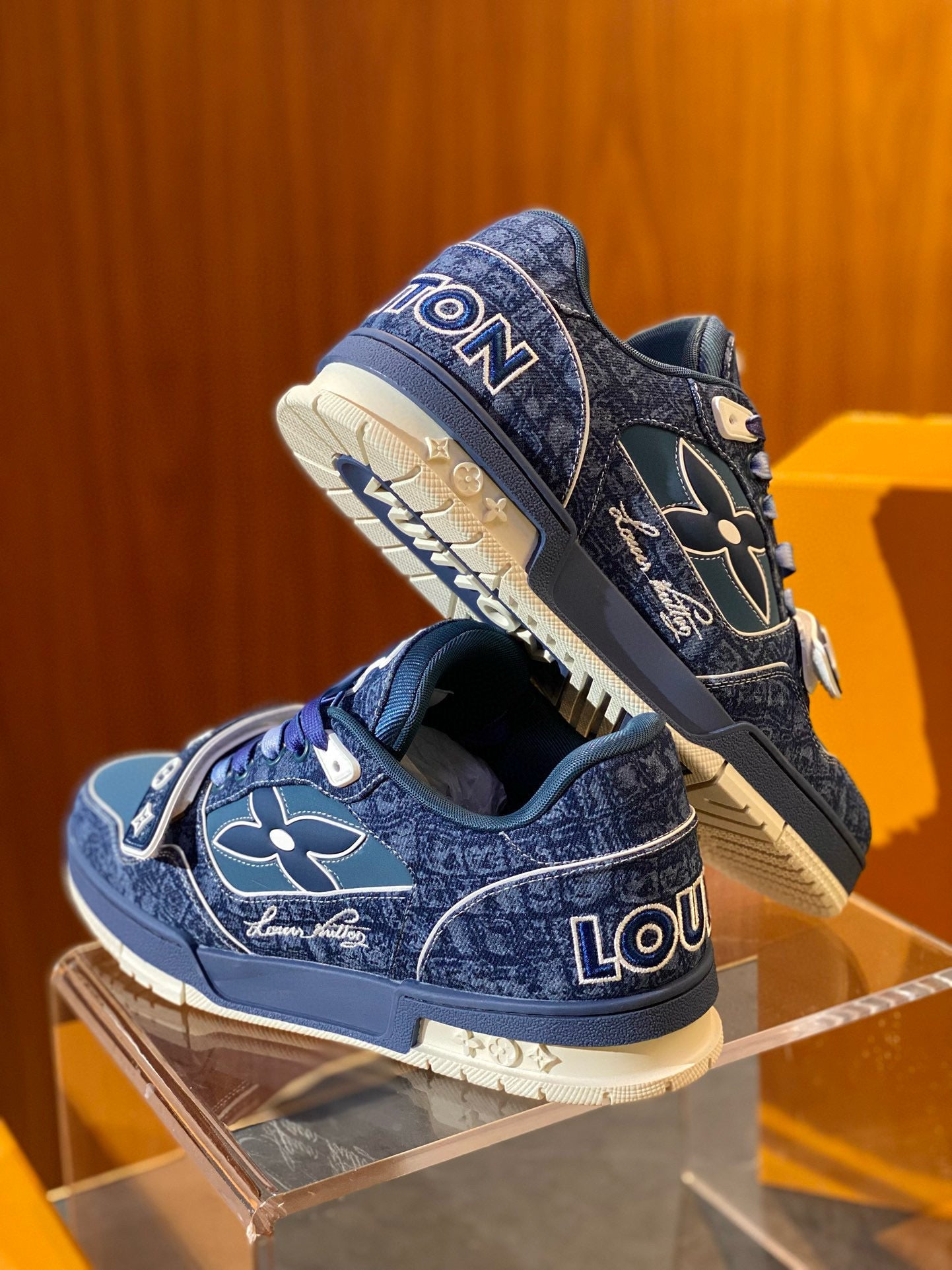 LOU TRAINERS