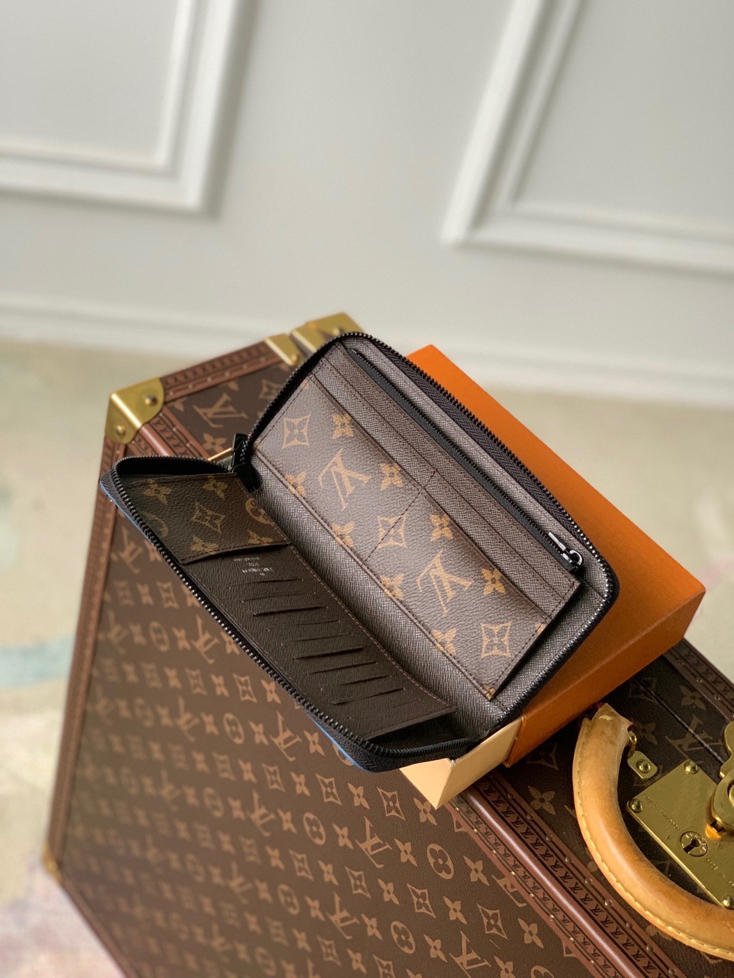 LOU WALLET