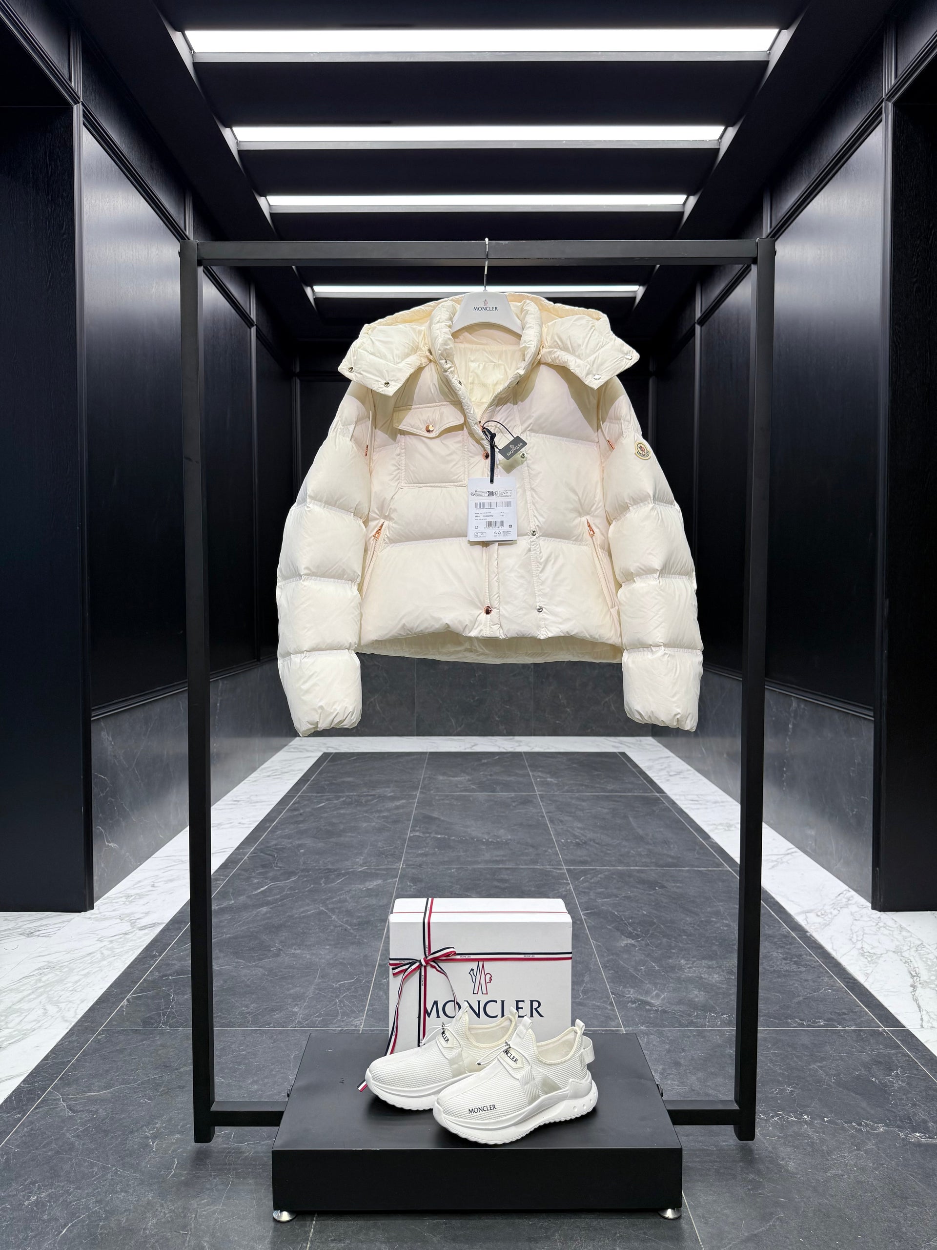 MONC EREA JACKET