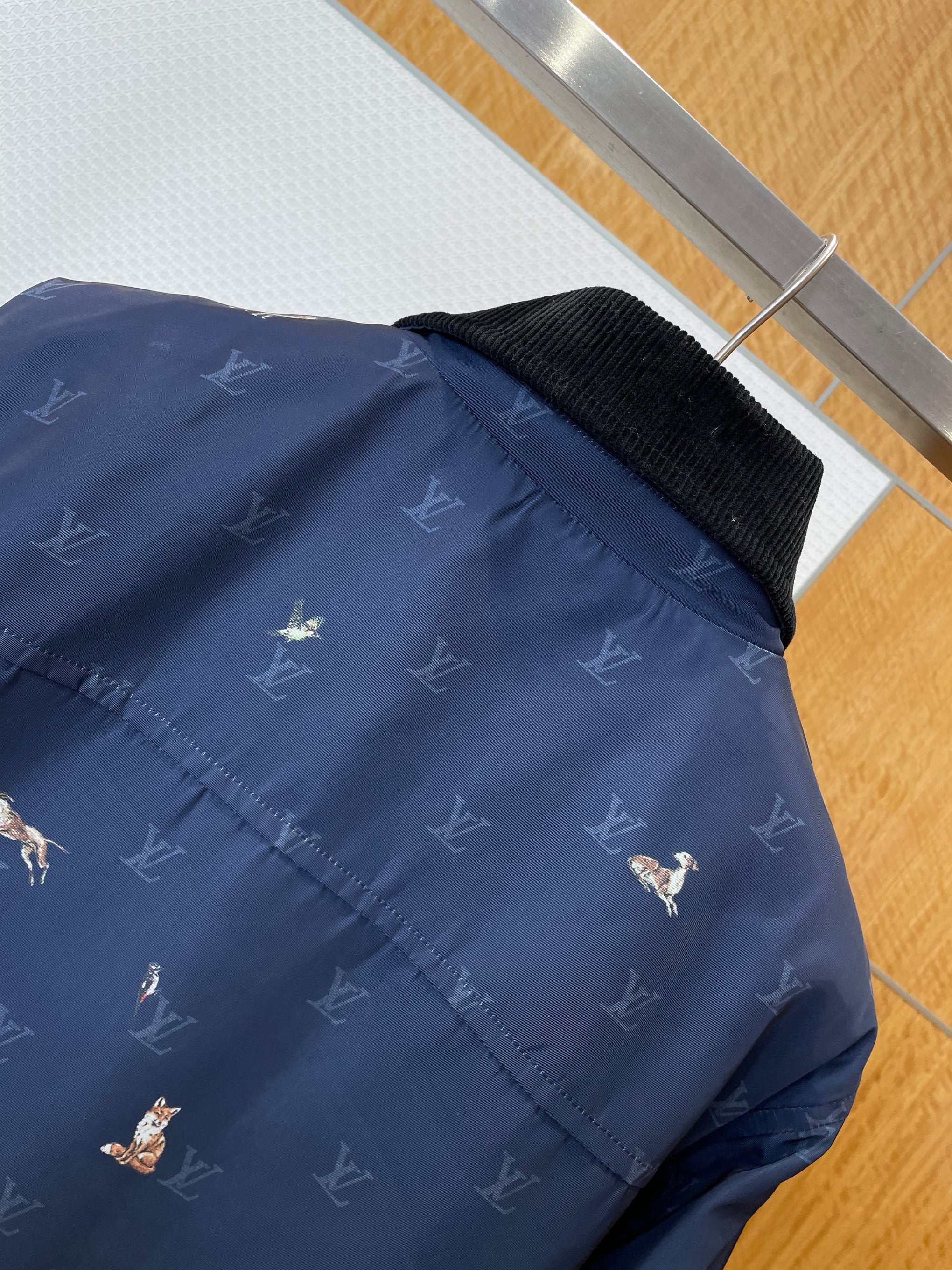 LOU JACKET