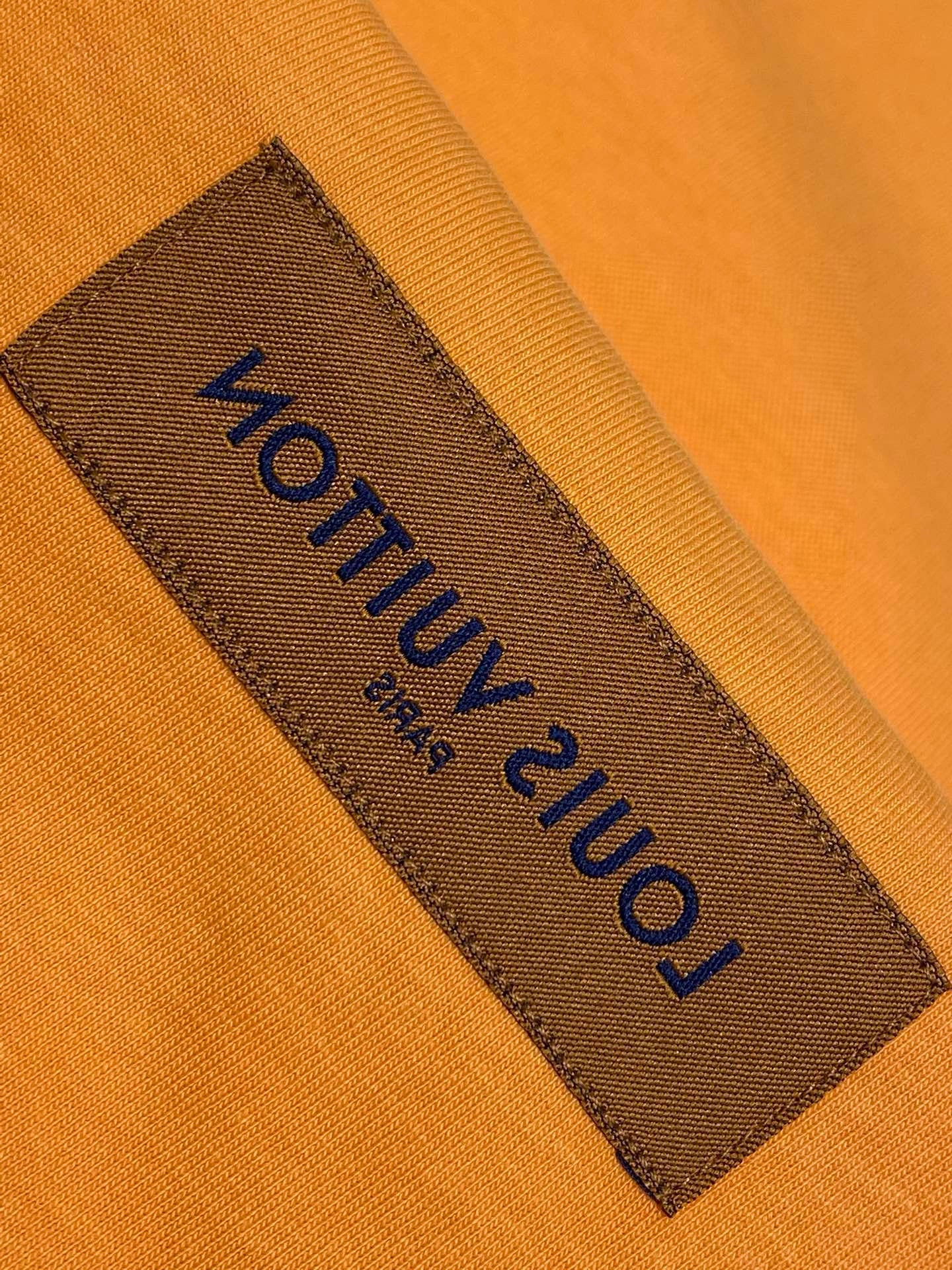 LOU T-SHIRT