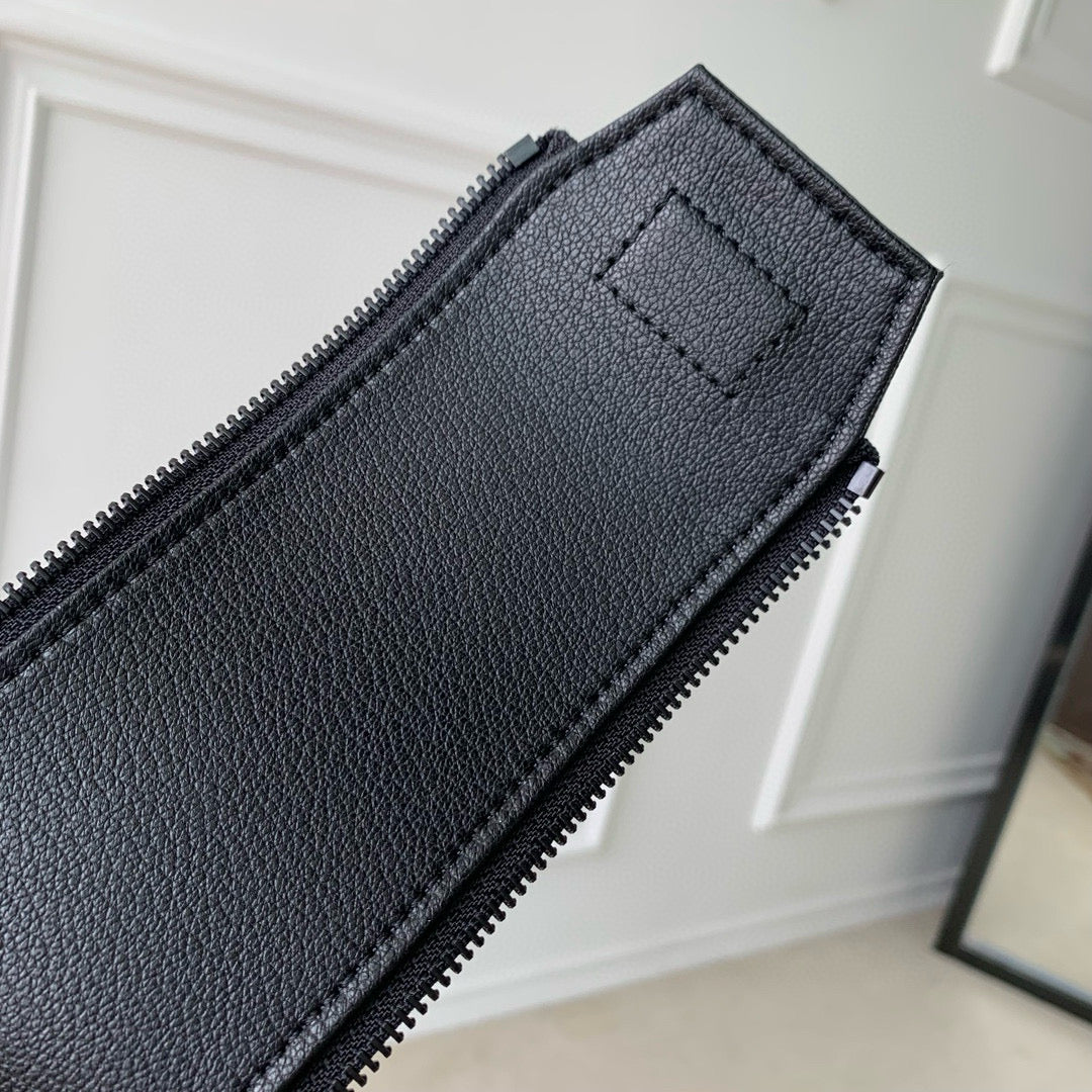 LOU TOILETRY BAG