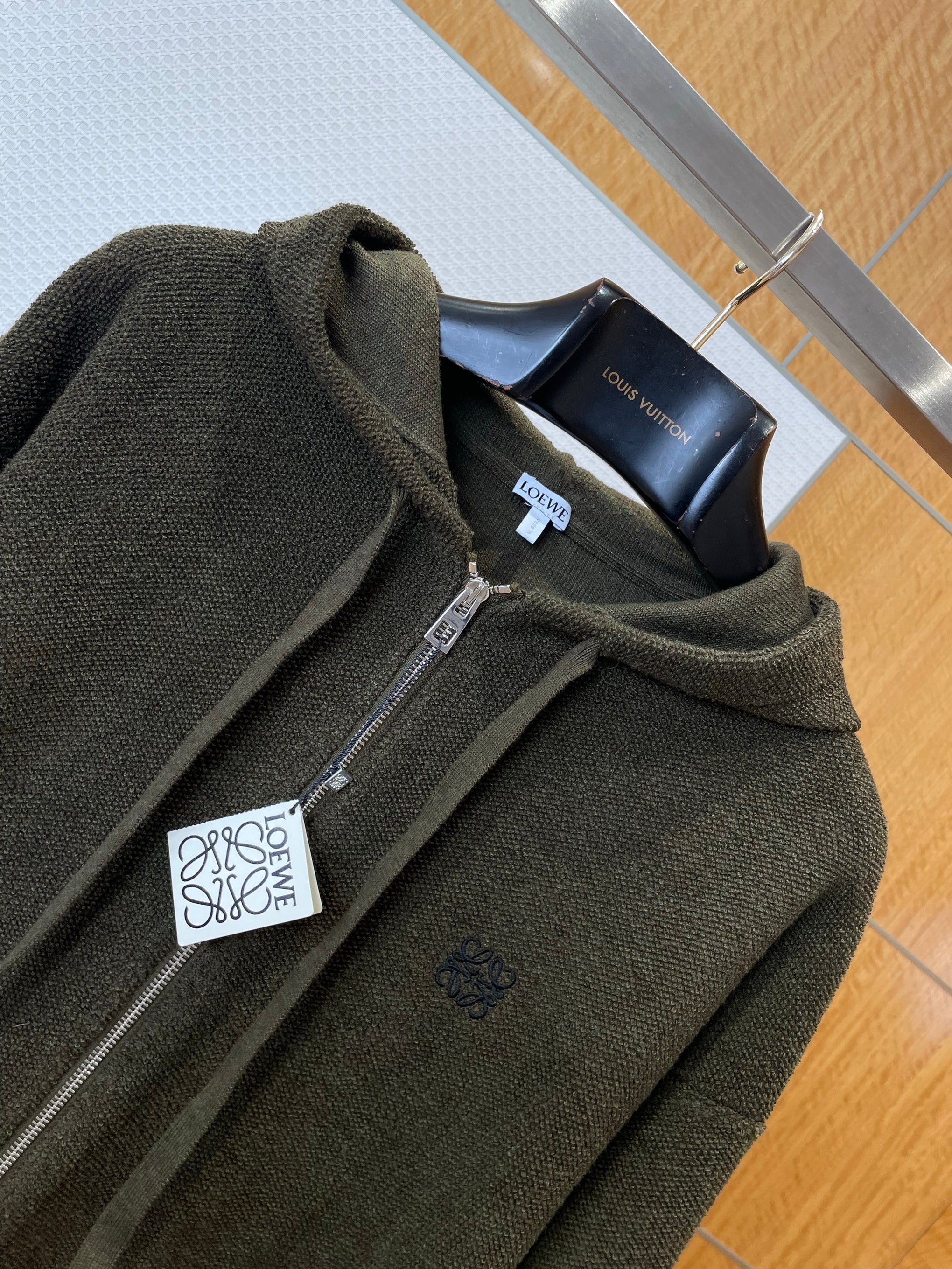 LOEW ZIP HOODIE