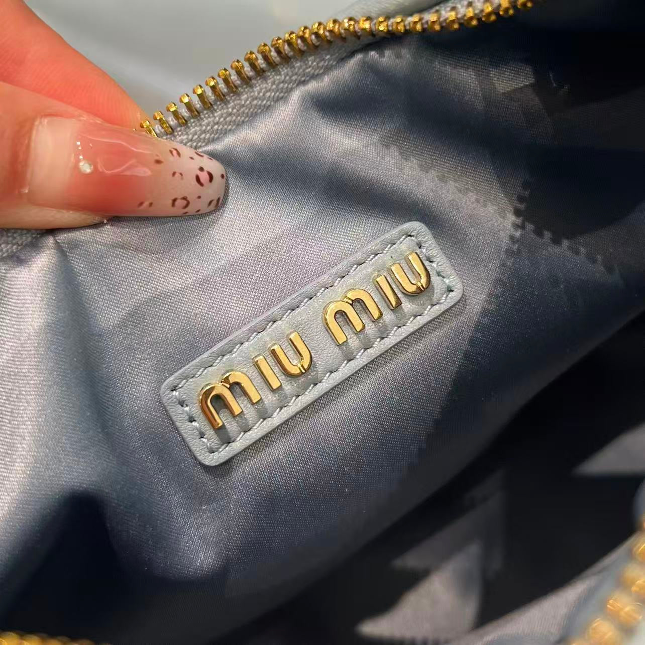 MIU M WANDER BAG