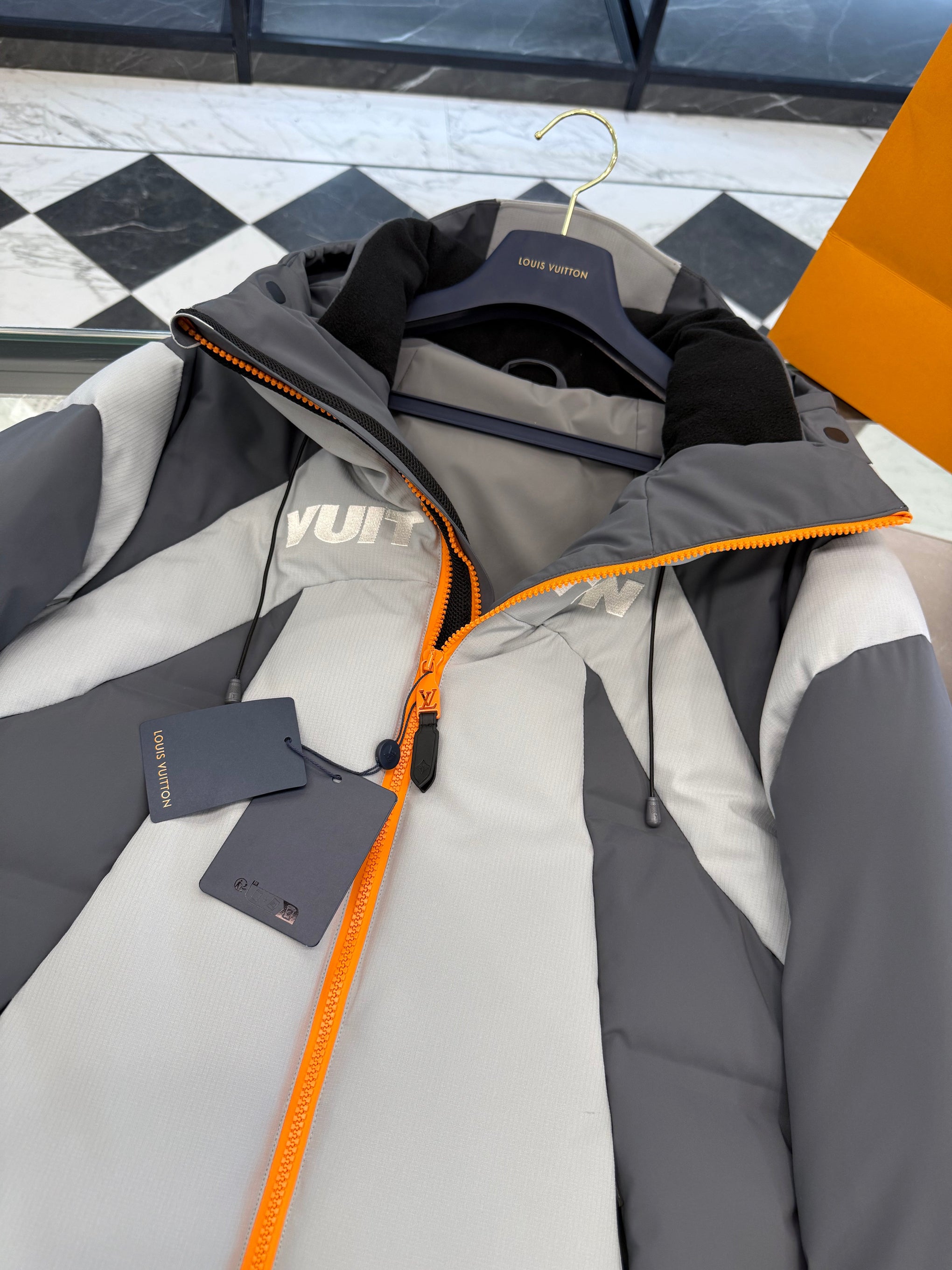 LOU JACKET