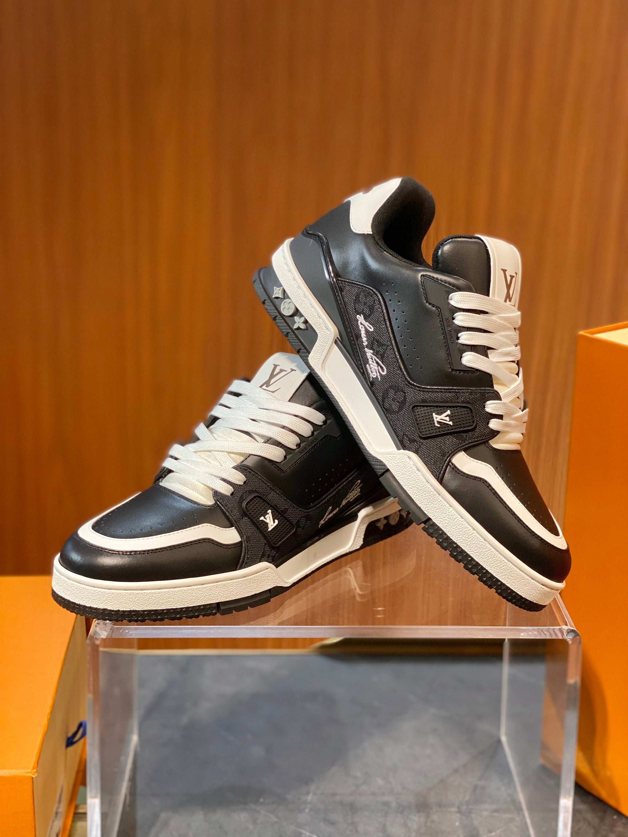 LOU TRAINERS