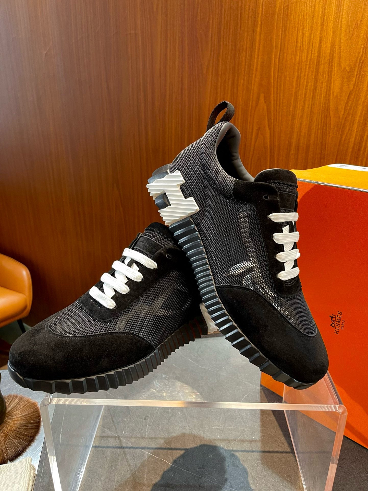 HERM BOUNCING SNEAKERS